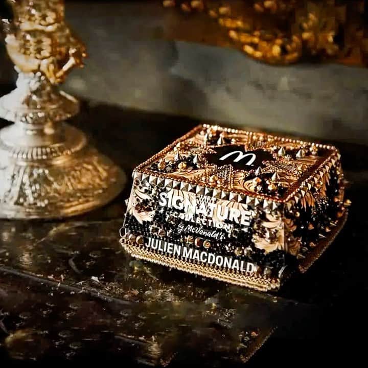 ジュリアンマクドナルドのインスタグラム：「I was so excited to work with @mcdonalds launching my limited edition Bespoke Box for their new menu range #TheSignatureCollection」