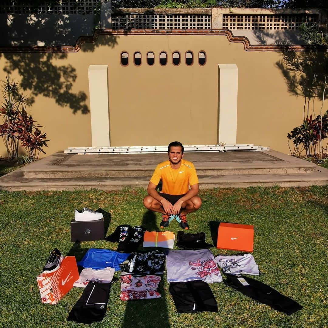 イヴァン・ガルシアのインスタグラム：「Gracias @nike por siempre motivarme a dar mi mayor esfuerzo en cada entrenamiento, ahora desde casa. Este es el momento de seguir jugando para el mundo #JustDoIt」