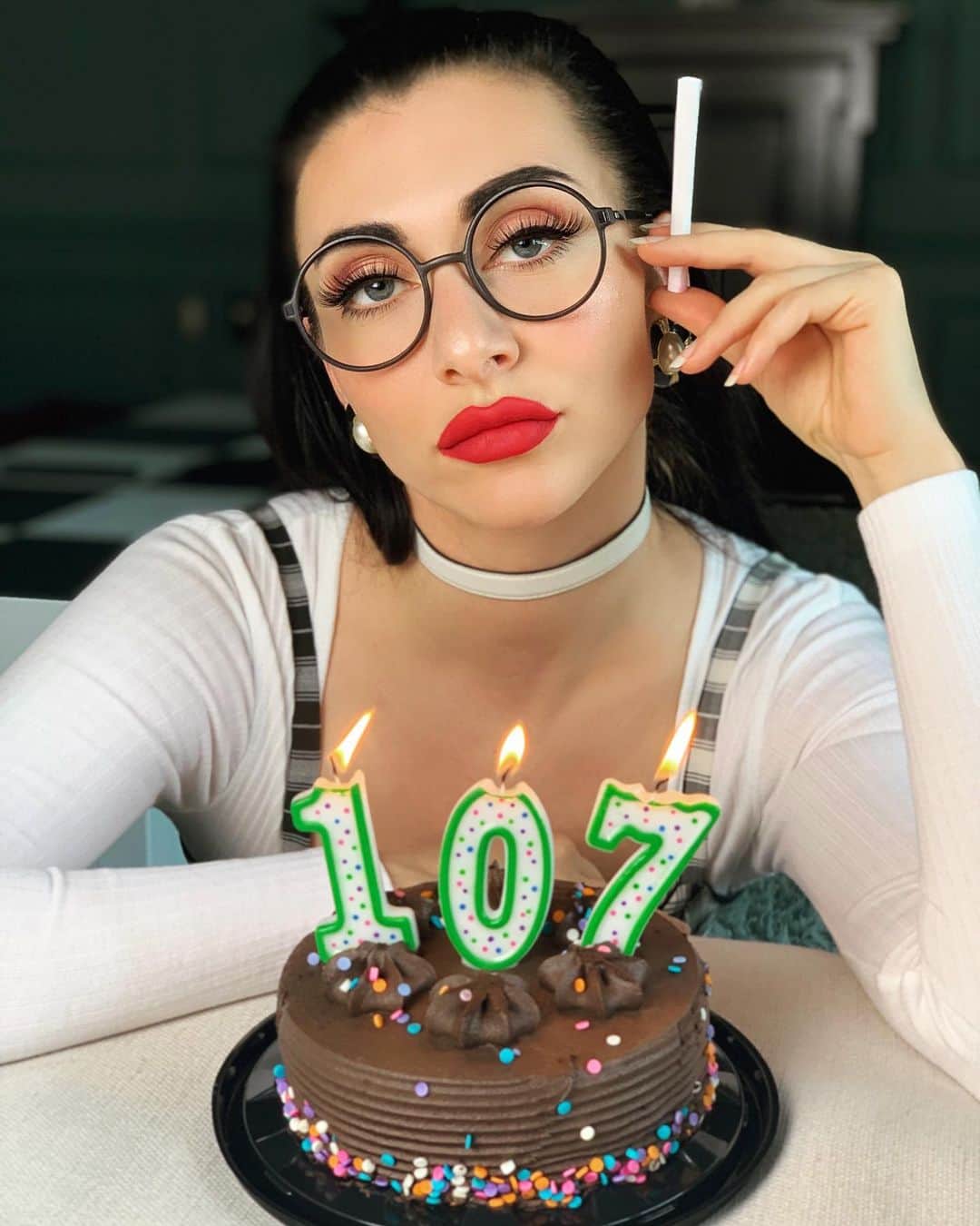 カーミンのインスタグラム：「WOW ITS MY BDAY AGAIN」