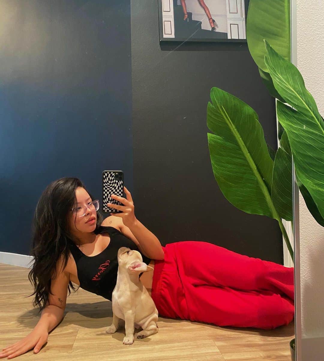 シエラ・ラミレスのインスタグラム：「anyone else sing the cuppy cake song to their puppy all day? cuz same, i mean just look at her🥺🧁」