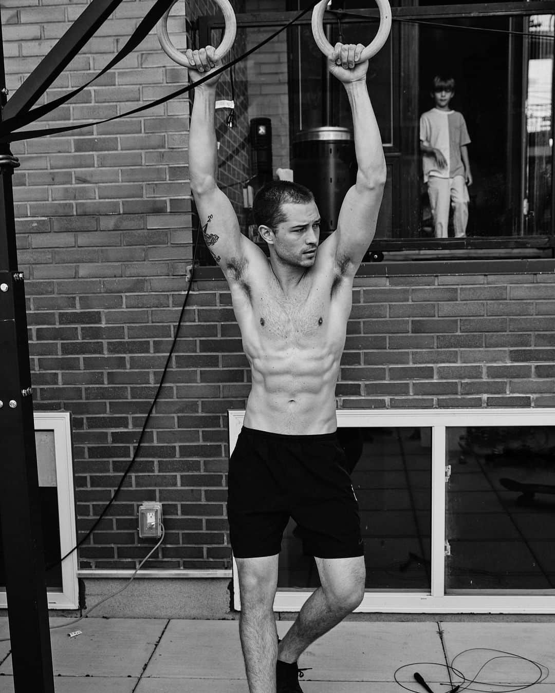 のインスタグラム：「Home workout be like」