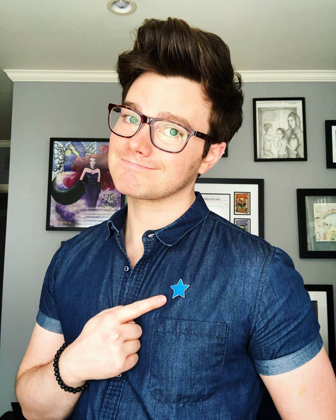 クリス・コルファーのインスタグラム：「4/29/20 @chriscolfer via twitter  Happy 40th Anniversary @makeawishamerica ! Thank you for everything you do! It’s an honor to be part of the Make-A-Wish family!  #WorldWishDay . . . . . . . . . . . . . . . . .  #QOTD: Favorite YouTuber(s)? — Mine are: • The Try Guys / Trypod • Miles McKenna • Tyler Oakley • Joey Graceffa • TheLeonBell •Mister Preda • Markiplier • Jacksepticeye • The Gaming Beaver - - - #chriscolfer #makeawish #thelandofstories #TLOS #makeawishfoundation」