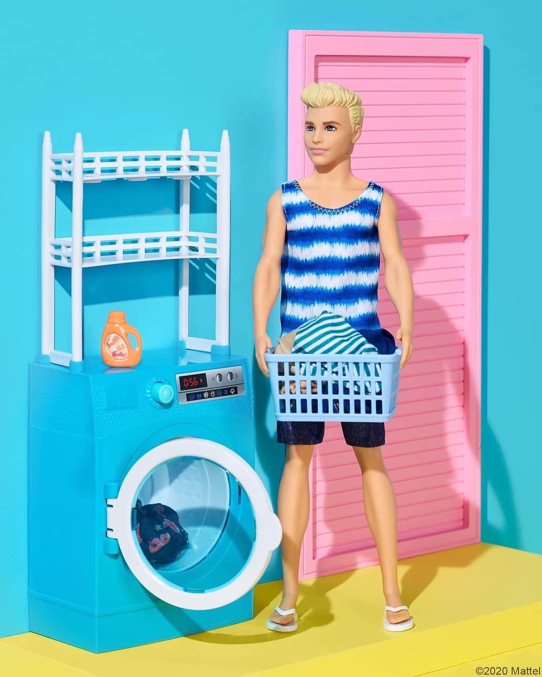 バービーさんのインスタグラム写真 - (バービーInstagram)「Mid-week sweatpants wash! Who’s with us? #KeepPlaying #PlayWithBarbie」4月30日 10時07分 - barbie