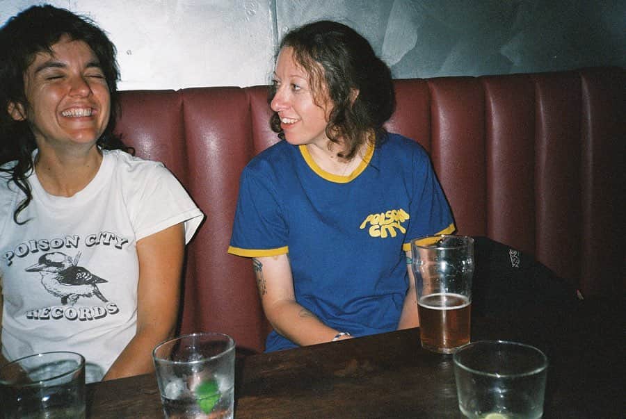 コートニー・バーネットのインスタグラム：「Happy birthday to my sweet perfect angel friend @thomthom84 love u💘💘💘💘💘」