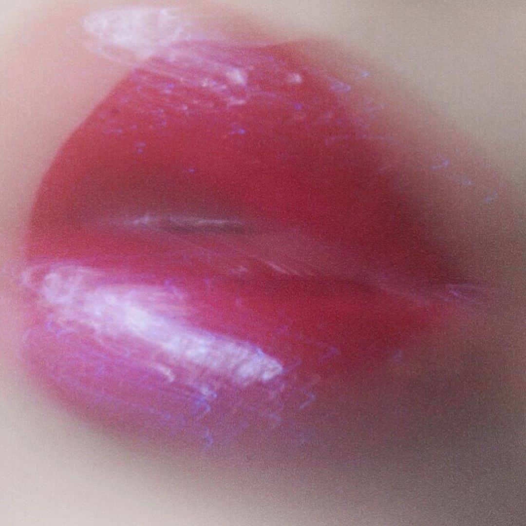 Sayaka Obaraさんのインスタグラム写真 - (Sayaka ObaraInstagram)「❤️✨ @patmcgrathreal Lip pencil in Major Red & Lust gloss in Astral Flash Dance💋 #patmcgrath #patmcgrathlabs」4月30日 10時27分 - sayaka_xx