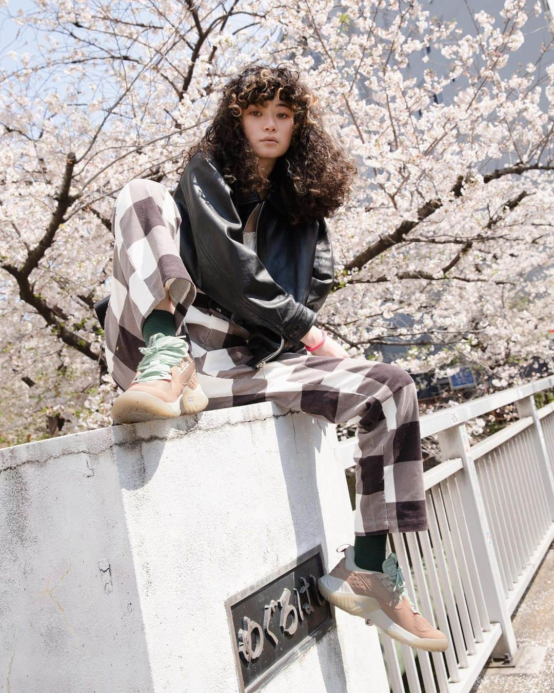 Droptokyoさんのインスタグラム写真 - (DroptokyoInstagram)「TOKYO STREET STYLE Name: @blossom.jij  Shoes: JORDAN BRAND #ジョーダン女子#JUMPMAN#pr #droptokyo#tokyo#japan#streetscene#streetfashion#streetwear#streetculture#fashion  Photography: @yuri_horie_」4月30日 12時09分 - drop_tokyo