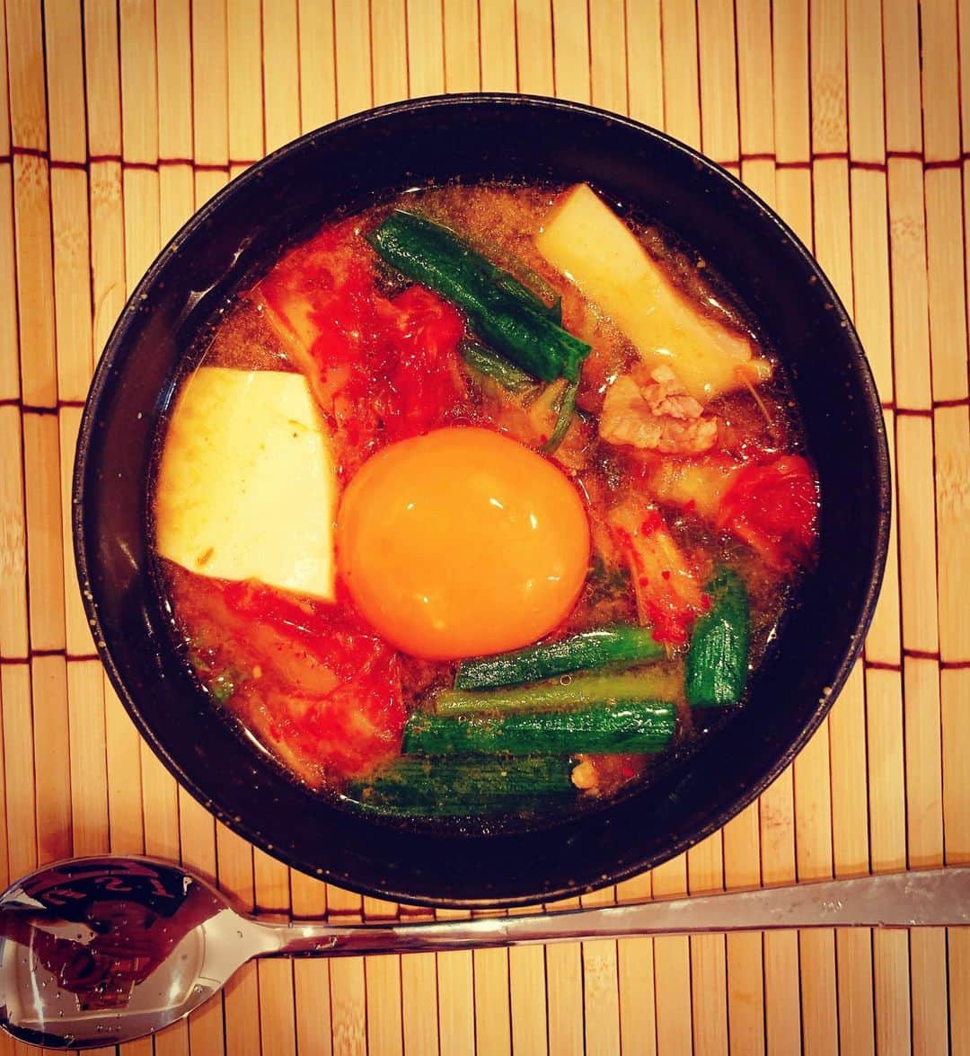 ベル（ニューハーフ）さんのインスタグラム写真 - (ベル（ニューハーフ）Instagram)「同じよーな写真ばっかww なんかネタ無いかなぁ。 韓流ドラマ観てたら、韓国料理食べたくなるのよねー🇰🇷🍲 なので今日はスンドゥブ❣️ あと、明太マヨのせ大根ステーキ❣️ #愛の不時着 #韓流ドラマ #スンドゥブ #明太マヨネーズ #ベル #ニューハーフ #歌舞伎町 #オネエ #ソンイェジン  #ヒョンビン #ダイエットメニュー」4月30日 22時42分 - bell_newhalf