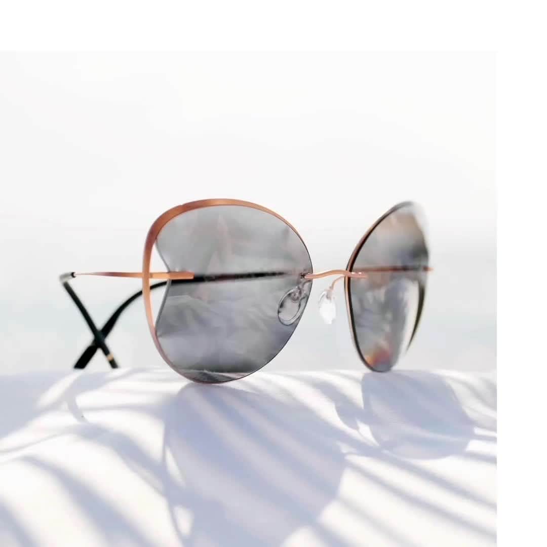 シルエットのインスタグラム：「From a sparkling ocean sea to sunbeams that bounce and reflect off every angle. Silhouette frames are the definition of lightness. ⁠ Featuring: Titan Accent Shades 8173⁠ .⁠ .⁠ .⁠ #silhouetteeyewear #tryitwearitloveit #eyeweardesign #luxuryeyewear #eyewearfashion #sunglasses」