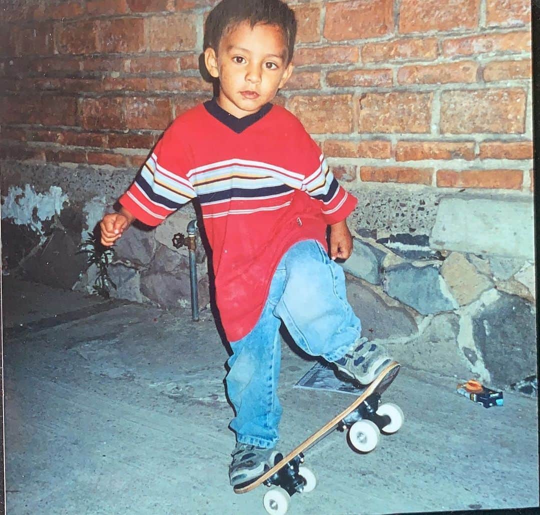 Donovan Carrillo Suazoのインスタグラム：「Para todos los que festejamos esté día, nunca olvidemos al niño que sigue viviendo en nuestro interior. ¡Feliz Día del niño!」
