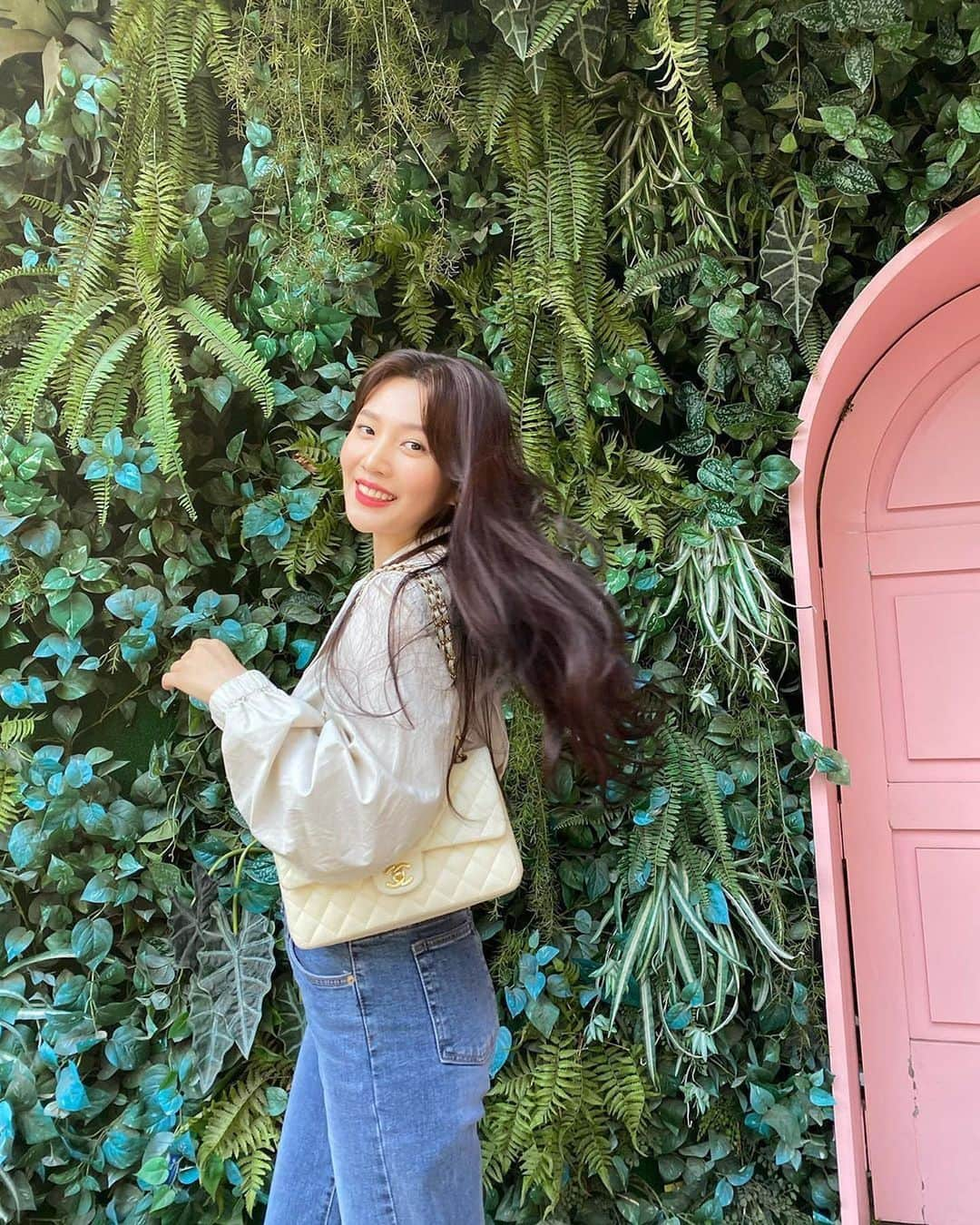 ジョイ（ファンアカウント）のインスタグラム：「200429 JOY -  @_imyour_joy Update💚 — is this blackpink house? 😩 _ #REDVELVETJOY#PARKJOY#JOYREDVELVET#JOYPARK#조이#SOOYOUNG#레드벨벳#psycho #REDVELVET#PARKSOOYOUNG#JOY © owner」