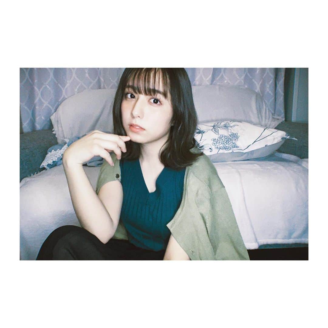 前田美里のインスタグラム：「本日のお家ノスタルジック。 (アパレル店員さん風)  #おうち時間 #stayhome #ノスタルジック #film #film_jp #写真好きな人と繋がりたい #photo #instagood #instaphoto #followｍe #follow」