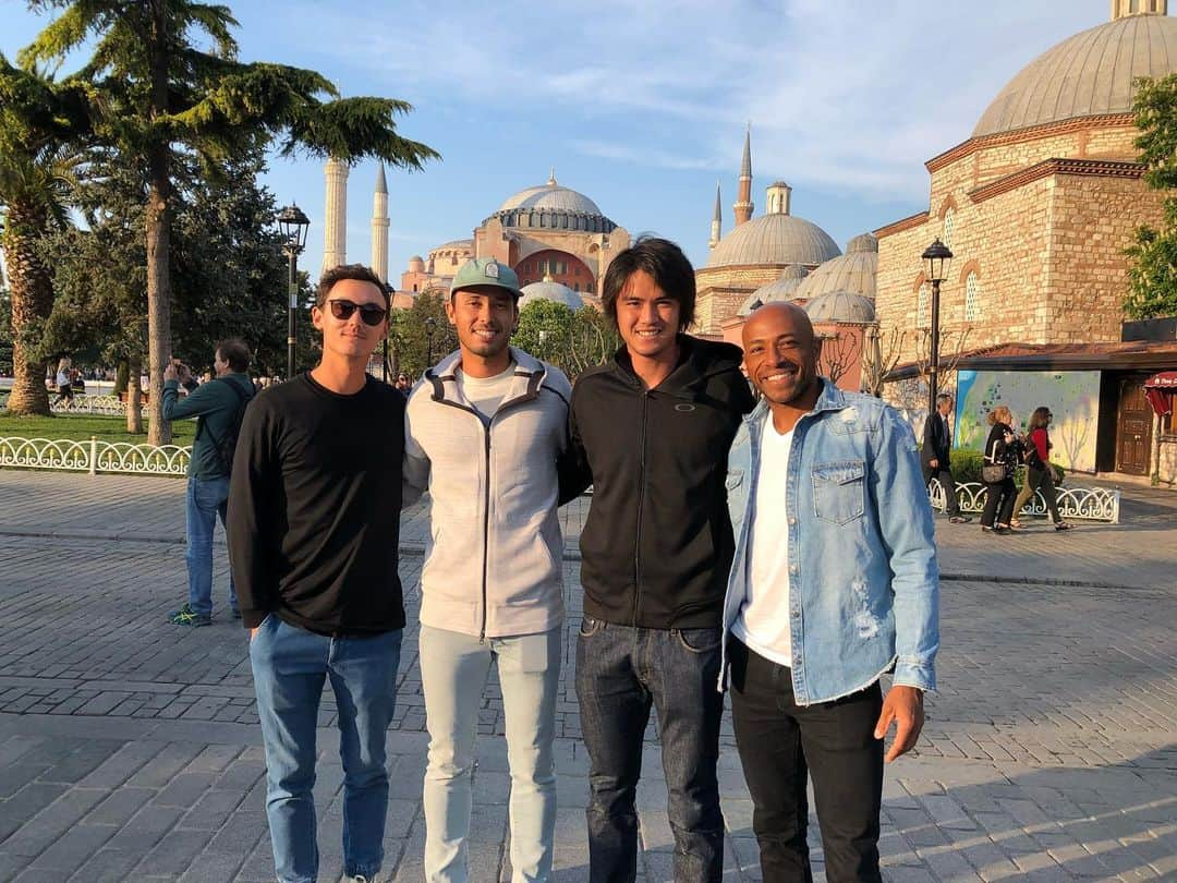 ダニエル太郎さんのインスタグラム写真 - (ダニエル太郎Instagram)「#tb collection of photos w/fellow players. Pic 1. Barcelona w/ Kei and Yoshi Pic 2. Casual stroll in Istanbul w/ Ben, Riki&Nick Pic 3. Pic with Naomi and Uchi Pic 4. Sexy together with Johnny Pic 5. Last practice with Ferru Pic 6. Roller coasters with Yuichi&Yoshi Pic 7. Not so white party with JP and Reidy Pic 8. Training camp in Okinawa」4月30日 23時45分 - tarodaniel