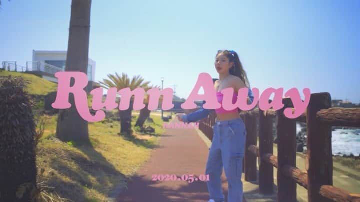 Hannahのインスタグラム：「💖D-1 RUNNAWAY(Prod.The Proof) 내일 정오!!!! 12pm」