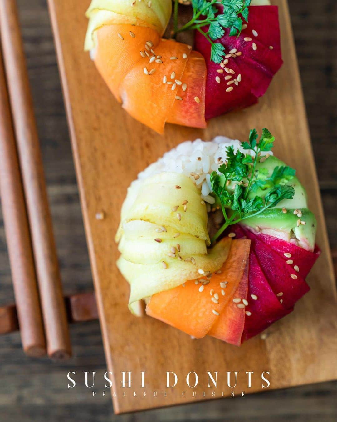 高嶋綾也のインスタグラム：「Sushi🍣Donuts🍩  Umm, I ended up making 6 videos this month. I was supposed to make at least 8 videos but yeah I’m kind of proud of myself 😏  Sushi donuts video is now up on YouTube. Enjoy!  #sushi #donuts」