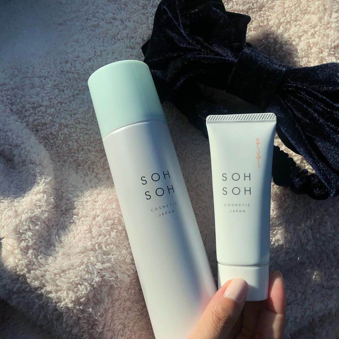 田中幸恵のインスタグラム：「____ . たまには美容のことを . @naokotakai  がオススメしてたので、　@sohsoh_cosmetic_japan  はじめました😊 . 特にモイストバブルクレンジングが最高！ 香りにも癒されます♡ . お肌ちゅるぴかな @ai040930  も使ってるらしいし、期待度大すぎる . #SOHSOH #stellarhollywood  #クレンジング　#炭酸」