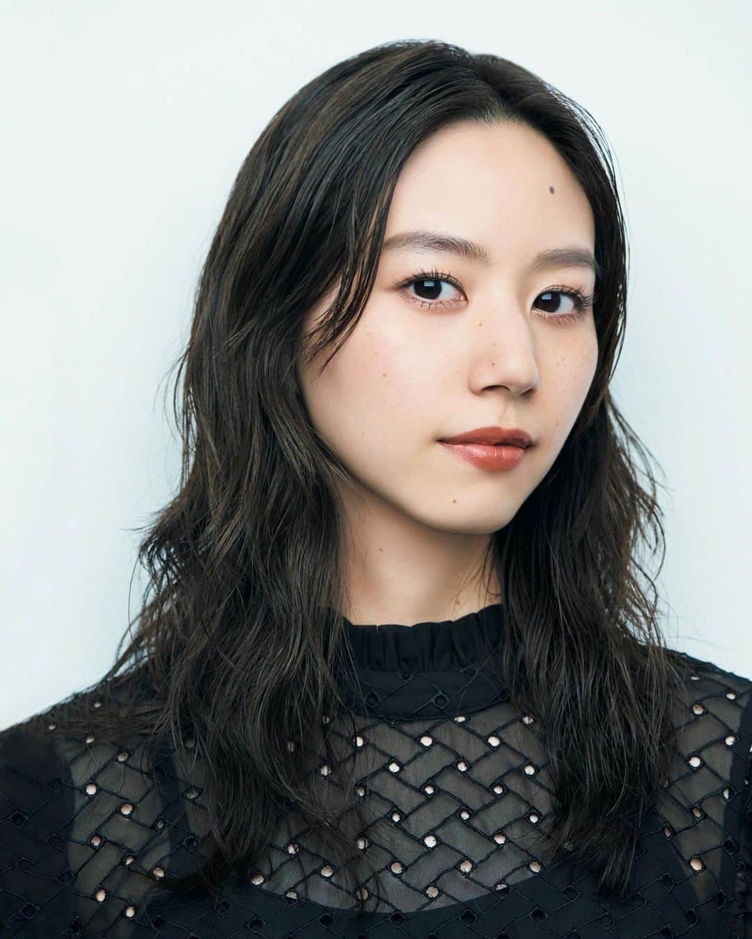 Shiho Sasakiのインスタグラム：「ストーリーでも載せましたが 今月の @sweet_editors に @loveliner_official のタイアップ企画で出させて頂いてます🙏 誌面ではラブライナーのマスカラのBrownをつけてます✨ まつ毛やmakeのこだわりについて 話しているので 良かったらぜひチェックしてみて下さいね📚 #loveliner#sweet#ラブライナー#自まつ毛に愛を」