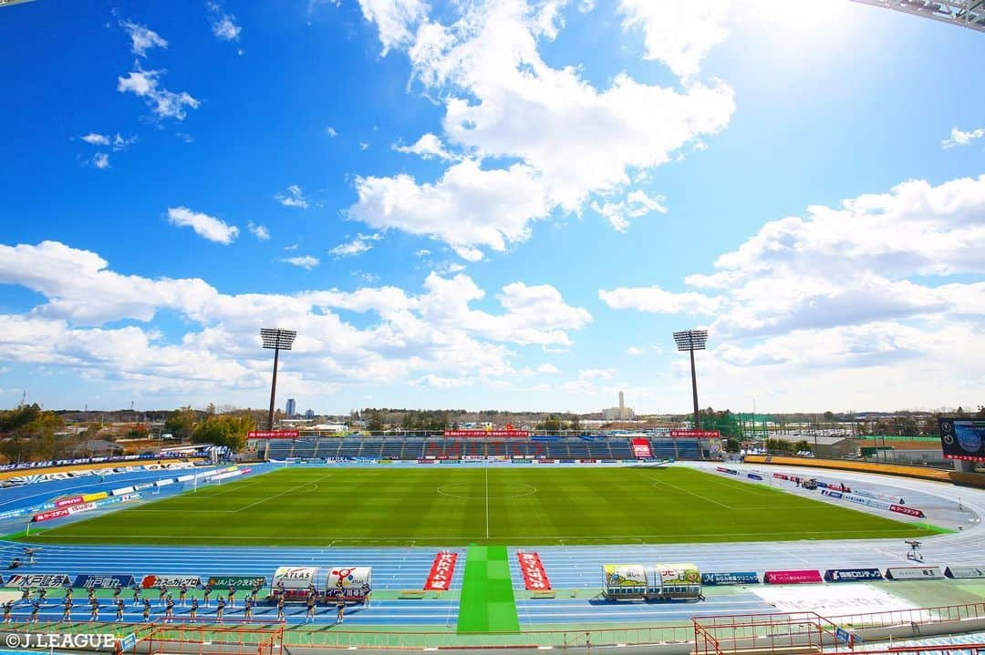 Ｊリーグさんのインスタグラム写真 - (ＪリーグInstagram)「.﻿ スタジアムクイズの時間です🏟😆﻿ ﻿ ﻿ これは、﻿ どこのスタジアムでしょうか🏟👀💡？﻿ ﻿ わかった方は、﻿ いいね👍😆✨﻿ ﻿ ﻿ #Ｊリーグ﻿ #jleague﻿ ﻿ #クイズ #くいず #quiz﻿ #クイズ大会﻿ #問題 #問題集﻿ #スタジアム #stadium ﻿ #おうちじかん #stayhome ﻿ #おうち #お家 #home﻿ #おうち遊び #お家時間 ﻿ #おうち時間を楽しむ﻿ #うちで過ごそう﻿ #家での過ごし方﻿ #お家で #ほーむ ﻿ ﻿ #ヒント #ヒントは #🐉﻿ ﻿ #わかったら #いいね #イイネ﻿ #doubletap」4月30日 17時32分 - jleaguejp