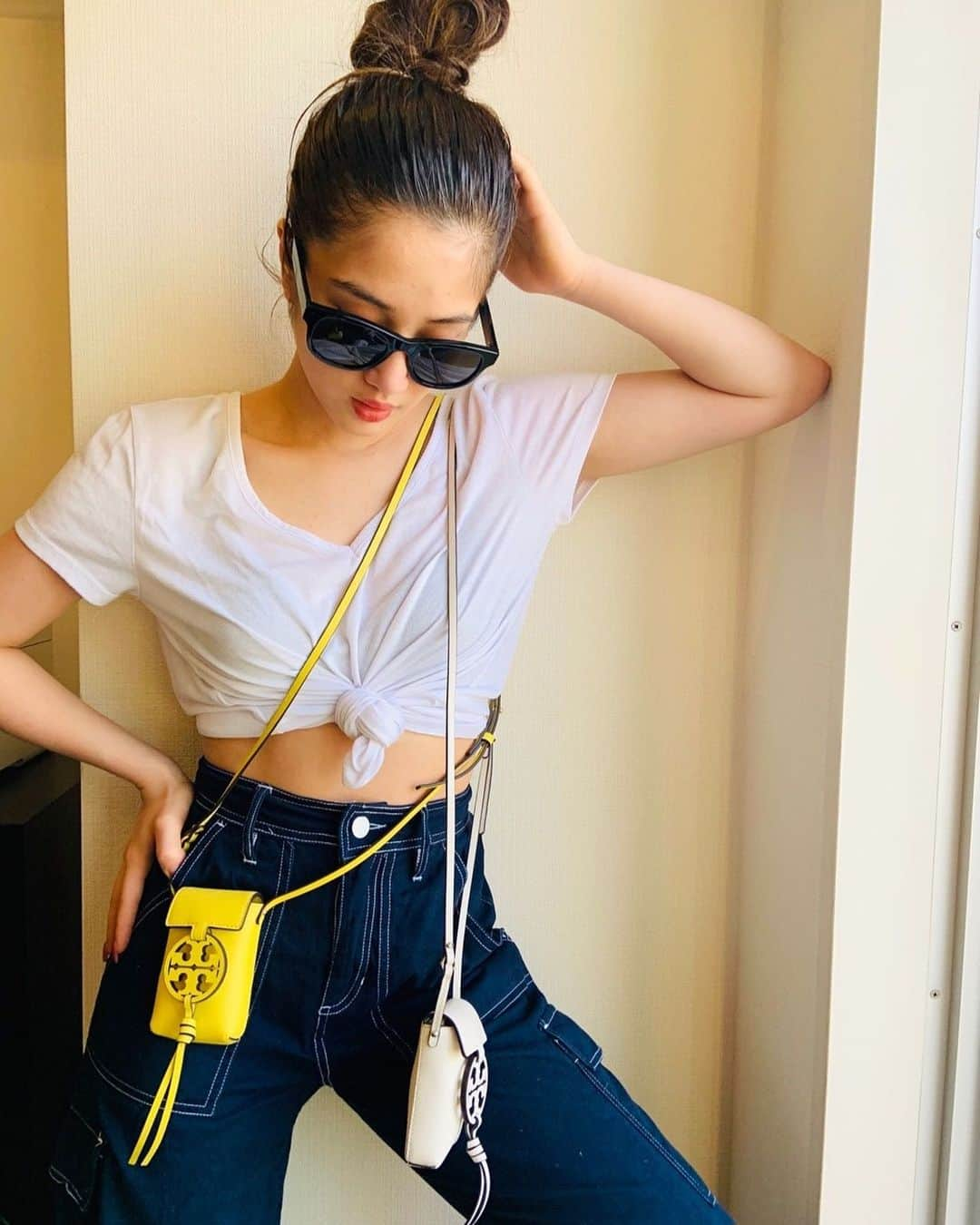 Takiさんのインスタグラム写真 - (TakiInstagram)「Hello May 💕👋 Thank you @toryburch for my MILLER NANO CROSS-BODY bags 💛After this quarantine I’m definitely going out with these 😍ありがとうございます🙏😘@kaoriyasuta STAY HOME😉 #おうち時間」4月30日 17時53分 - taki_faky