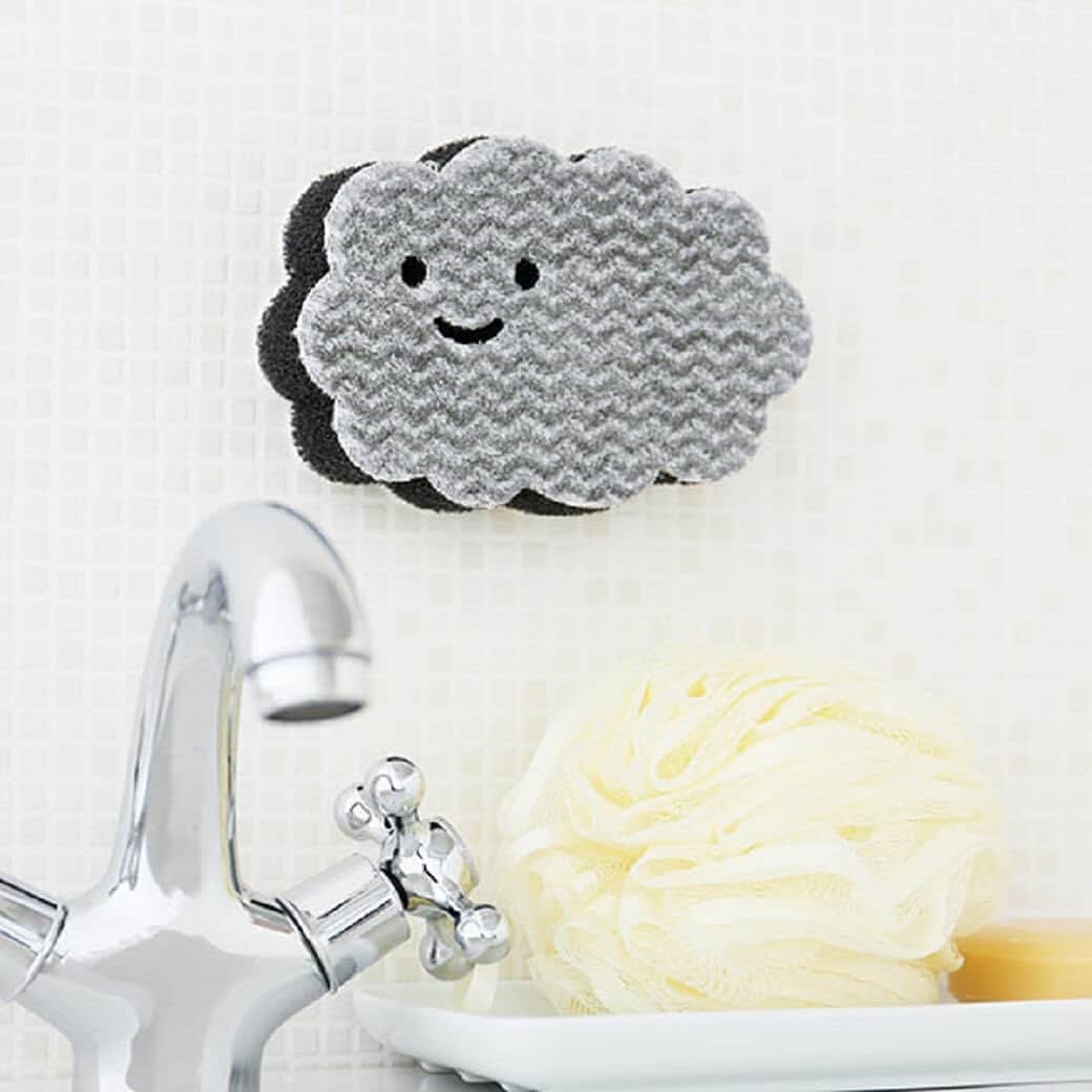 LOHACO（ロハコ）さんのインスタグラム写真 - (LOHACO（ロハコ）Instagram)「＼【LOHACO限定】ツルツルな壁にペタッ❗と貼りつくスポンジが登場✨／新生活🌸にかわいい水回り用お掃除グッズはいかがですか❓ ﻿ ﻿ お風呂🛁、キッチンのシンクや蛇口まわり、洗面所での時短掃除にオススメ☘️ ﻿ ﻿ 洗う面には特殊な不織布を採用しているため、なかなか落ちない水アカ、お風呂の床の凸凹や細かいミゾの汚れも、軽い力でこするだけでカンタンに落とせる優れもの💡 ﻿ ﻿ さらに♪スポンジから発生するお風呂のカビ・ぬめりを抑制してくれます🙌 ﻿ ﻿ スポンジを使わない時は、お風呂の壁やシンク内などのツルツルな壁にペタッ❗と貼り付けるだけで収納できるので、収納場所の少ないトイレタンクの手洗い場周辺にも最適✨ ﻿ ﻿ ミニサイズはちょこっと洗いに便利👍ペットの食器洗いにもオススメですよ🐾 ﻿ ﻿ 雲の形をした可愛いスポンジは、パズル柄とおばけ柄よりも大きいサイズなので、バススポンジとして、パズル柄とおばけ柄はキッチンや洗面台のスポンジとしてお使いいただけます🎵 ﻿ ﻿ お掃除が楽しくなるようなかわいくてシンプルなデザインです💕 ﻿ ﻿ LOHACOでしか買えないスポンジですので、ぜひチェックしてみてください😊 ﻿ ﻿ ＿＿＿＿＿＿＿＿＿＿＿＿＿＿ ﻿ ﻿ ▼Instagramで紹介した写真の詳細は﻿ プロフィール @lohaco.jp から♪ ﻿ ﻿ ▼商品のURLはこちら https://685.jp/2yVdI2t ﻿ ＿＿＿＿＿＿＿＿＿＿＿＿＿＿＿ ﻿ ﻿ #LOHACO限定 #スポンジ #貼りつくスポンジ #アイセン #家事 #主婦 #新生活 #シンプルライフ #すっきり暮らす #お掃除 #お掃除グッズ #掃除 #お風呂 #キッチン #洗面所 #かわいい #シンプルな暮らし #簡単 #収納 #シンク #便利 #インスタ映え #暮らし #くらし #なんでもロハコ #ロハコ #LOHACO #lohacobyaskul #askul #アスクル」4月30日 18時05分 - lohaco.jp