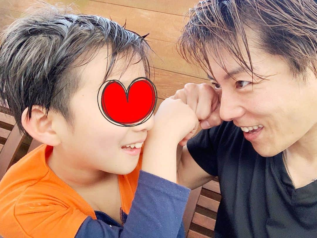 杉浦太陽さんのインスタグラム写真 - (杉浦太陽Instagram)「親子トレーニング！  よくついてきました！  明日も明後日もやりたいって！  一緒に頑張ろ！！ @sugiurataiyou_official  #おうち時間 #親子トレーニング #みっちり1時間 #よく出来ました #明日もやりたい！だって #明日も明後日もやるよ〜！」4月30日 18時15分 - sugiurataiyou_official