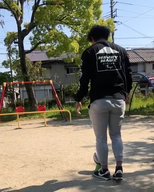 のインスタグラム：「Superteechallenge😎🏉 @taamhi ありがとう😁 次は @rikkyon10  頼むでー💪💪 #superteechallenge  #kickingtee  #rugby」