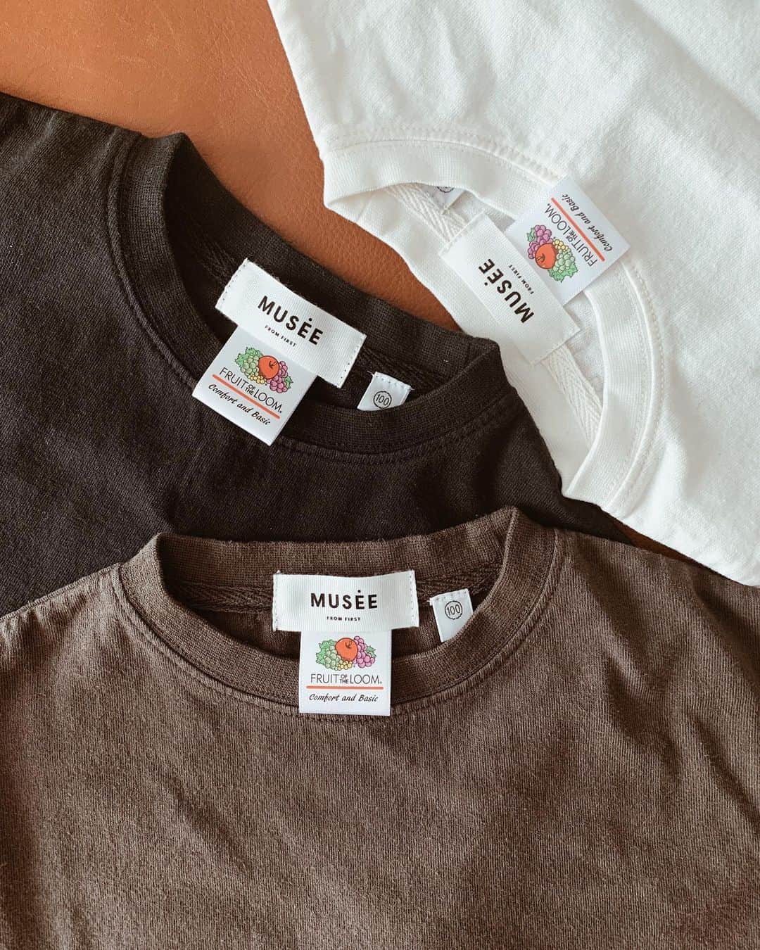 春名亜美さんのインスタグラム写真 - (春名亜美Instagram)「Wネーム嬉しい🥰 ・ ・ ◆ FRUIT OF THE LOOMコラボkids Tシャツ◆ WHT・BLK・BRO 90〜130size ¥2,900(+tax) ・  5月4日(月)AM10:00〜発売🌈 ・ ・ #fromfirstmusee #MUSEE #フロムファーストミュゼ #fruitoftheloom #フルーツオブザルーム」4月30日 23時56分 - amiharunaami
