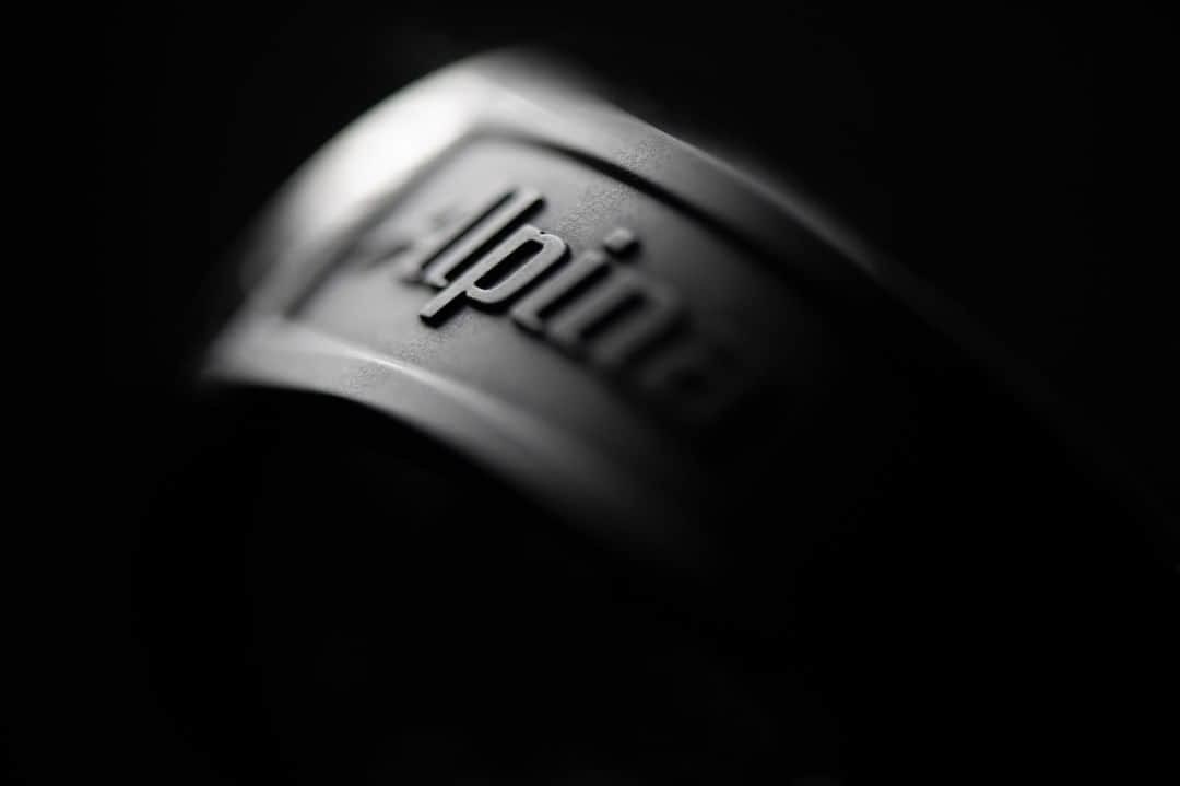 のインスタグラム：「Sportive, connected and engaged, get ready to discover the new AlpinerX Alive soon!  #AlpinerXAlive #AlpinaWatches #SmartWatch For more check the link in bio.」