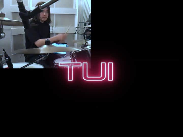 パスピエのインスタグラム：「“２０２００５０５” ＝２０２０年５月５日  リモート収録した “シミュレーションLive audio『TUI』”の デジタルチケットを販売決定！  歌詞、構成ともに回文構造の楽曲 「202 OTO 505」を制作。  当初、同時にライブイベントも開催する予定でしたが 実施が難しい状況を受け、行う予定だったライブをシミュレーションして メンバー個々でリモート収録し 音源として完成。 ●詳しくはHPにて  お楽しみに  #TUI_PSPE」