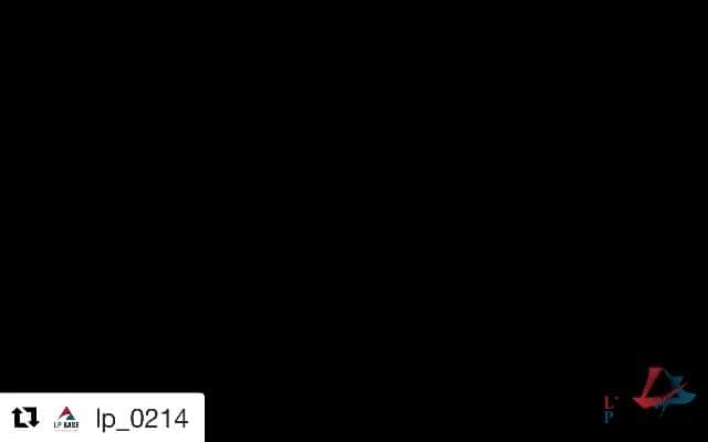 酒井高徳のインスタグラム：「#Repost @lp_0214 with @get_repost ・・・ 今回、自分もサポートして貰っているパーソナルジム LP BASE虎ノ門がコロナウィルスの影響で活動に困ってるジュニアの子や運動をしている人向けにプロジェクトを始めました！ 少しでもサッカー選手として役に立てることがあるならしたいと言う思いから僕や僕以外の選手等がこのプロジェクトに賛同しました！ 運動だけではなく様々な知識を学べると思います！ 是非困っている方、興味のある方見てみて下さい！ 【外出自粛期間中の全国のサッカー少年・少女をオンラインサポート「はじめの一歩 特別編」配信】  家にいるからこそ出来る！全国のサッカー少年・少女向けのオンラインサポートサービスを開始いたします。 〝フィールドだけでサッカーが上手くなるわけじゃない〟  日本を代表するプロサッカー選手のコーチがサポートします。  ジュニアアスリートに必要なコンディショニング方法の配信やこの目的に賛同するプロサッカー選手の日々の取り組みについて紹介を行います。  4月29日（祝・水）〜5月31日（日）の期間を無料提供いたします。  参加方法は、プロフィールのURLをクリックして「BAND」アプリをダウンロードすると自動的にグループに招待されます。  #はじめの一歩 #酒井高徳 #稲本潤一 #家長昭博 #黒川淳史 #ライフパフォーマンス #オンラインサポート #ジュニアアスリート #小学生 #中学生 #緊急事態宣言 #自宅自粛 #サッカー #少年 #少女」