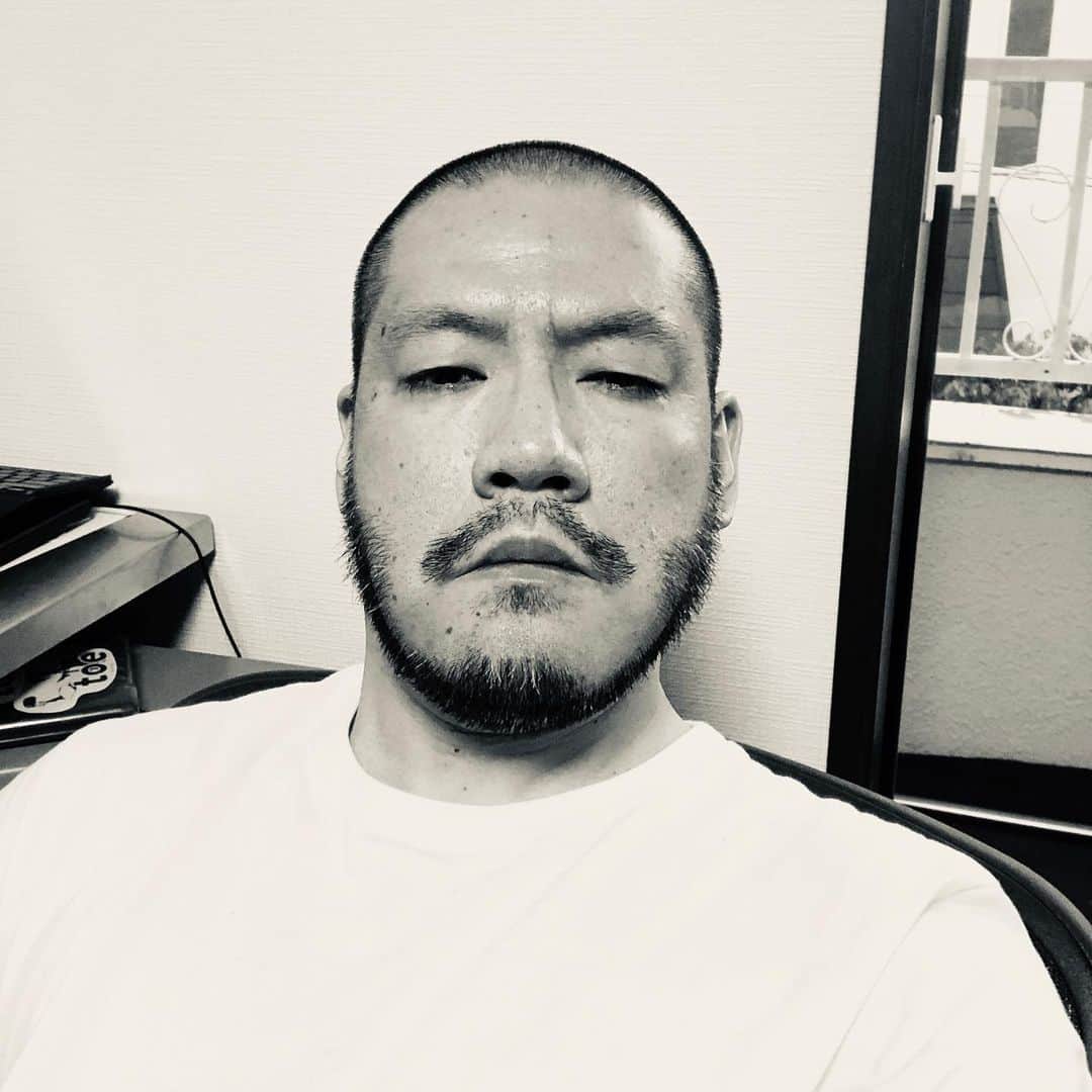 のインスタグラム：「色々モヤる日々もある。ので、ゆるふわ愛されヘアーに。Vulgar Display of Power !!!!」
