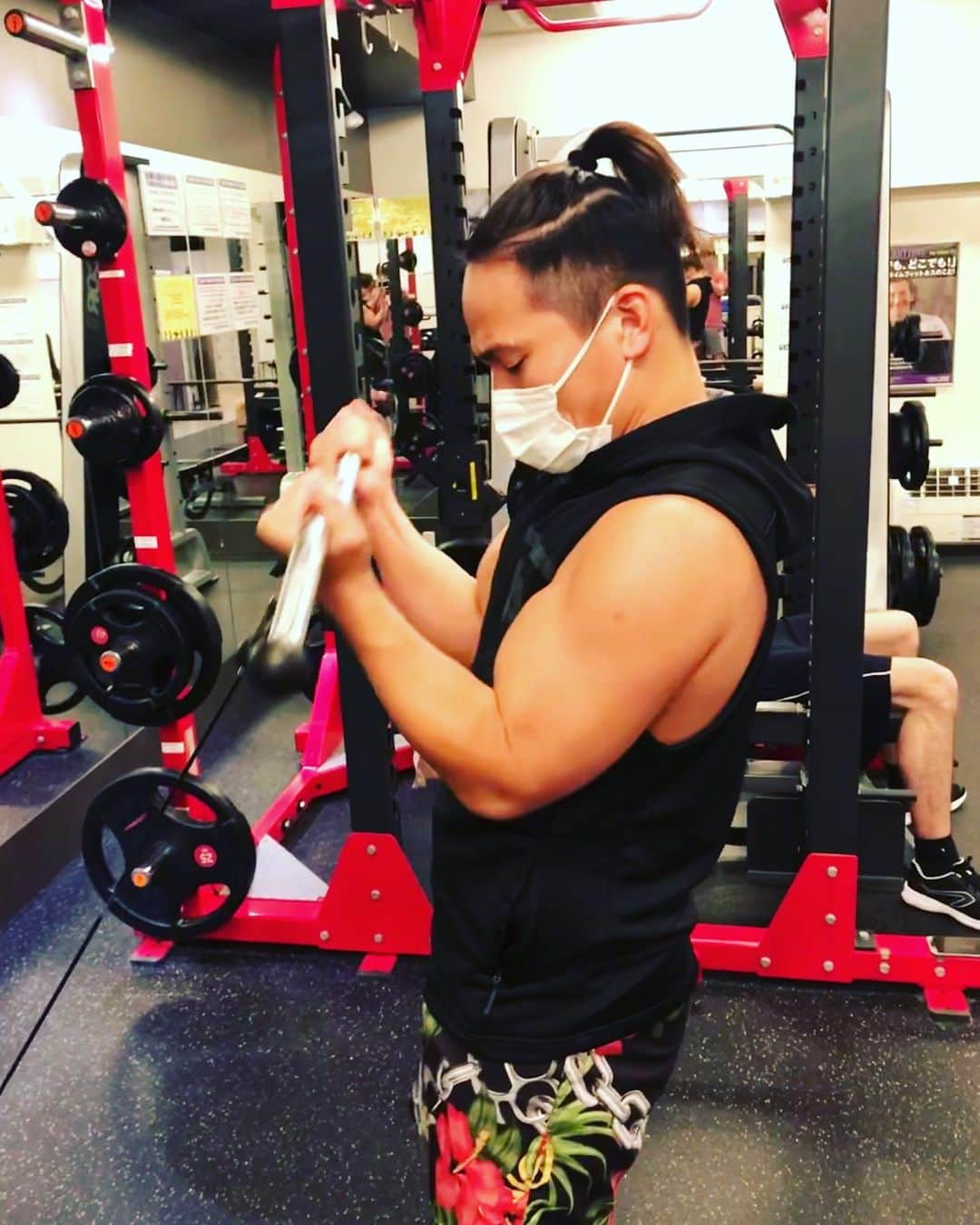 進祐哉のインスタグラム：「営業再開延長なのか…🏋🏻」