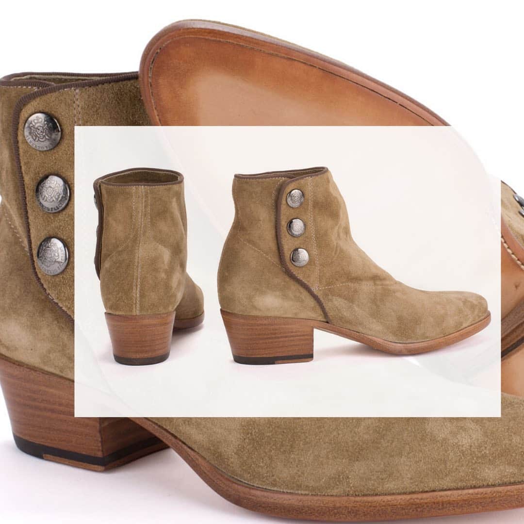 アルベルトファッシャーニさんのインスタグラム写真 - (アルベルトファッシャーニInstagram)「ZOE 56032 is the kind of shoe that demonstrates authentic savoir-faire and timeless grace.  The versatile heel and the light brown hues are tought to a well-curated everyday look. ✈️ Ready to be shipped. Tap to shop #timeless #albertofasciani #shoppingonline #ankleboots #classy #womanwithstyle #womanwithclass #class #elegance #outfitinspiration #suedeshoes #suedeboots #musthaves #classyoutfit #classystyle #classywomen #slowfashion」4月30日 19時08分 - albertofasciani_official