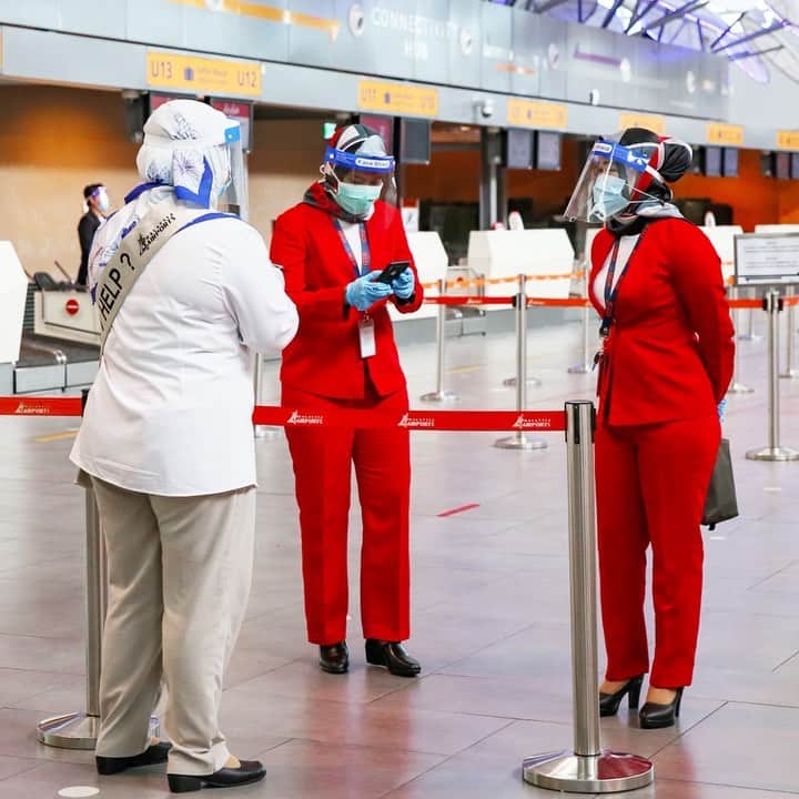 エアアジアのインスタグラム：「As we’re getting back to the skies, we understand that you may have questions on your mind.  Here are some updates to better prepare you for the new normal of flying in Malaysia.  Feel free to save these photos or tag your family and friends who will be flying soon to be sure you don't miss any of these important information. Just swipe left!  Thank you & see you soon! ✈️🙏🏻 #InThisTogether」