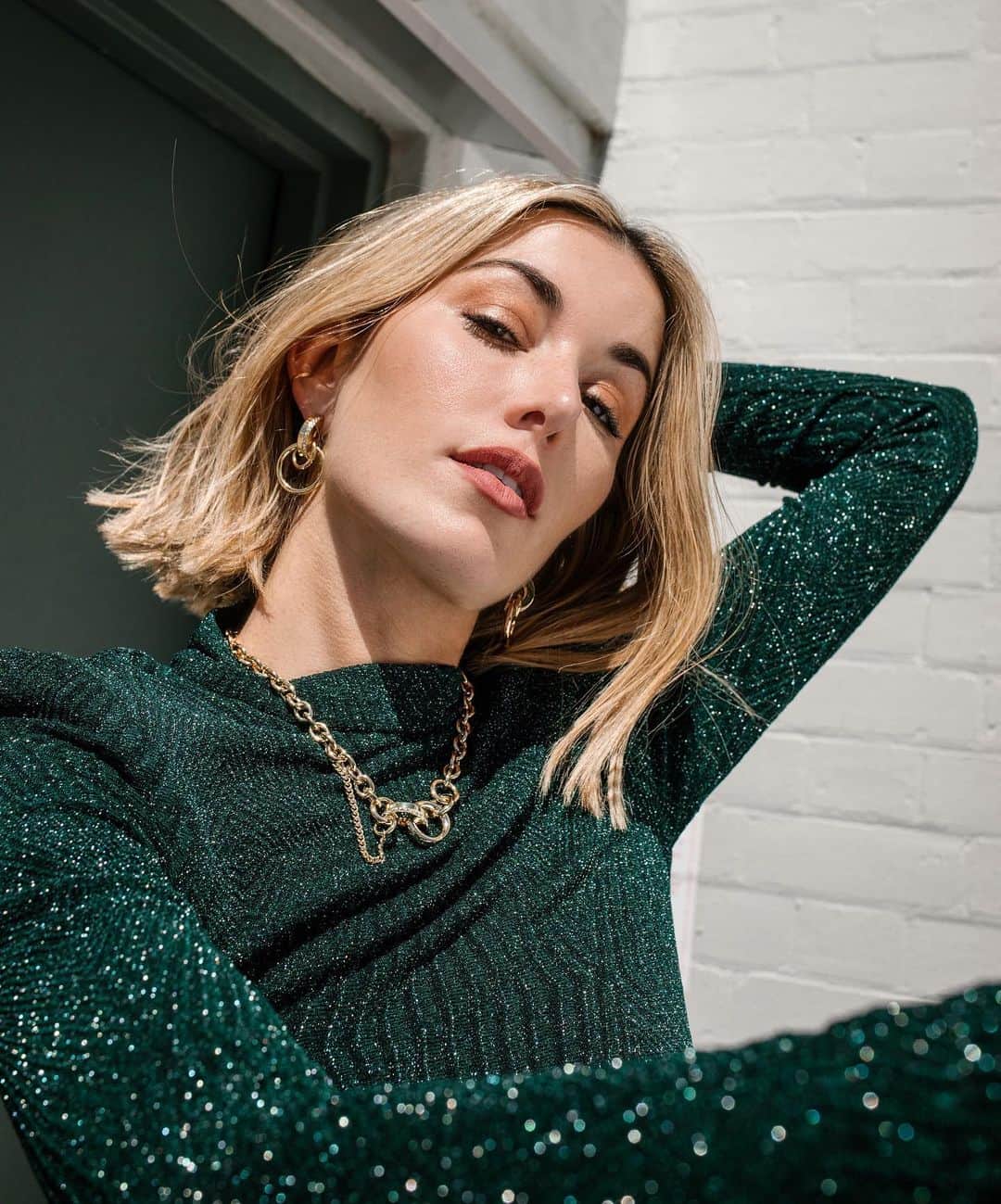カルメン・ハミルトンのインスタグラム：「Swipe right for good times 🧚‍♀️」