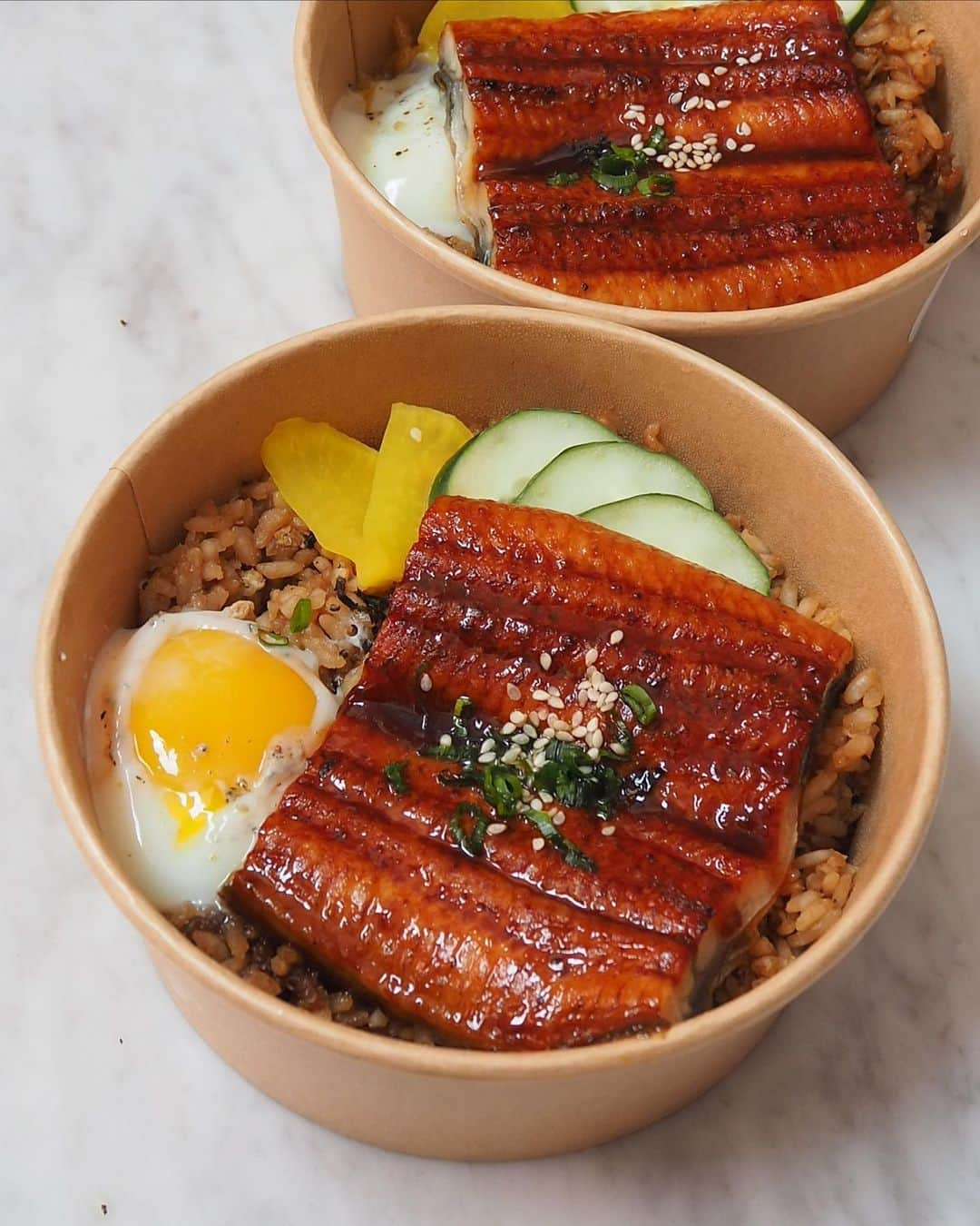 Li Tian の雑貨屋さんのインスタグラム写真 - (Li Tian の雑貨屋Instagram)「Teriyaki Unagi on garlic fried rice with an Onsen egg 🍳 One of the best Unagi bowls ever and it’s so value for $$ at only $12.80! Don’t play play! @donplayplaysg • • • • #sgeats #singapore #local #best #delicious #food #igsg #sgig #exploresingapore #eat #sgfoodies #gourmet #yummy #yum #sgfood #foodsg #burpple #beautifulcuisines #bonappetit #instagood  #eatlocal #donplayplaysg #japanese #musttry #dabaosg #fooddeliverysg」4月30日 20時16分 - dairyandcream