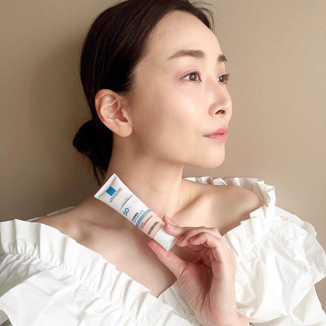 佐々木あさひのインスタグラム：「ラ ロッシュ ポゼのMySkinStories at HomeのインスタLiveに出演させて頂きます😊 そして今回は皮膚科医の友利先生　@aratatomori とご一緒させて頂けることになったので、スキンケアのことや紫外線対策のこと色々聞いていきたいと思います✨✨ 生活がガラッと変わって、身体と心が環境に順応するのに一生懸命な毎日を送っていると思います。 それはきっと何かしらお肌にも変化があると思うんですよね。 なので友利先生に聞いてみたいお悩みなどあれば、Live中のコメントやこの投稿へのコメントにどしどし送ってくださいね😚❤️ お待ちしてまーす！！ . . Live配信日：2020年5月2日(土) 20:00~ @larocheposayjp  #MySkinStories #MySkinStoriesatHome #ラロッシュポゼ #pr」
