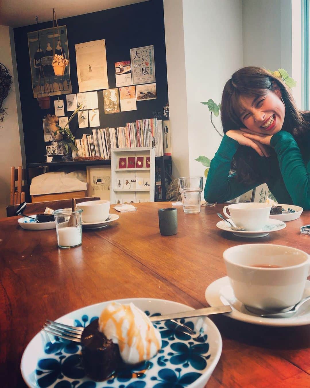 高樹リサさんのインスタグラム写真 - (高樹リサInstagram)「カフェ行きたいなあああ☕️🍰が最近の口癖。 . #TBT」4月30日 20時42分 - lisalisa_takagi