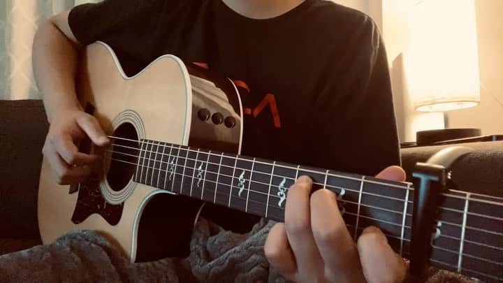 KAZUKI【ANFiNY】のインスタグラム：「今、 おれが歌いたかったのは この曲やった😌  #バラード / #ケツメイシ  FFの事を想って歌った。 深い優しさの中にある 前向きな力強さを表現しました。  それぞれがそれぞれの想いで 聴いてくれたら嬉しい😊👍 こんな時期やけど 明日も自分なりに頑張るぞぃ💪  #ANFiNY #FANFiNY笑顔の輪チャレンジ #歌っとるのが本当に幸せや #ハッシュタグ #ふざけてなくて #ごめちょ笑」