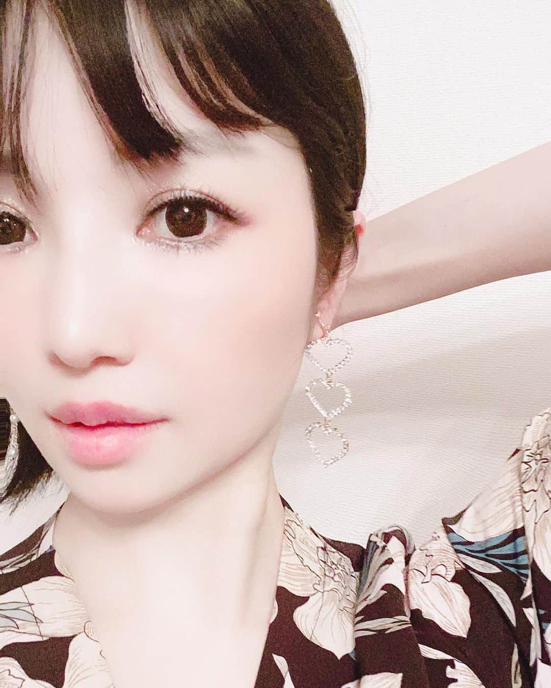 森下悠里さんのインスタグラム写真 - (森下悠里Instagram)「@ichica.shop  可愛い♡のイヤリング💓 - ピアスはもう出来ないから イヤリングで可愛いのあると嬉しい💓 - @ichica.shop #earrings #accessory #stayhome」4月30日 20時53分 - yuurimorishita