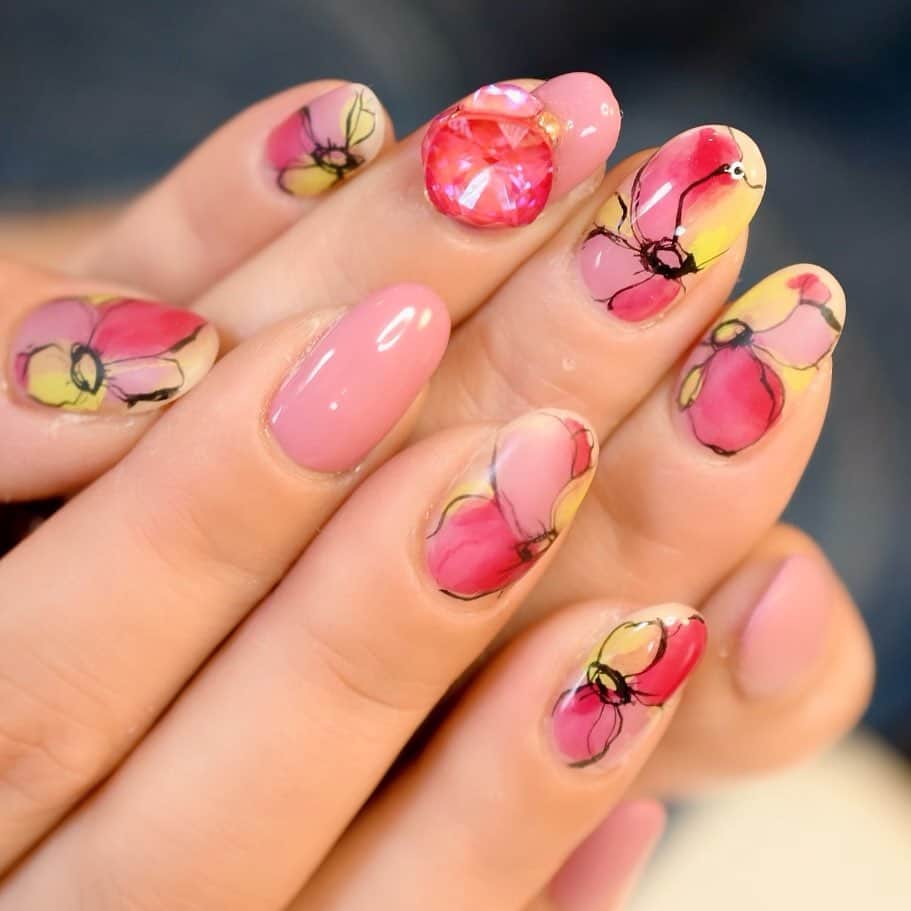 Yuka Maeda ::manicurelistのインスタグラム：「. 5月6日まで休業致しております。 再開の際はお知らせさせていただきます🙇🏻‍♀️ . . . Salon data▼ ＝＝＝＝＝＝＝＝＝＝＝＝＝＝＝＝＝＝＝＝ . CADENAS -nail eyelash salon- ●Nail artist  @yuka.maeda  @yuki_cadenas ●eyelash　@cadenaseyelash  ゲストに愛と感動を…♡ . 【 LINE ＠cadenas 】 ご予約/お問い合わせはLINEよりお気軽に🤲 ▶︎▶︎#cadenasnail デザインアップしてます♡ . . access…大阪市北区堂山町16-1  中崎町駅  徒歩5分/梅田駅  徒歩6分 . tel… 06-4792-8617 ＝＝＝＝＝＝＝＝＝＝＝＝＝＝＝＝＝＝＝＝ . . . . #中崎町ネイルサロン #梅田ネイルサロン #大阪ネイルサロン #関西ネイルサロン #インスタネイル #instanails #instanail #トレンドネイル #ネイルサンプル #ネイル好きな人と繋がりたい #ネイルブック #ネイルカタログ #ネイルチェンジ #今月のネイル #pinknails #ピンクネイル #大人かわいいネイル #ネイル大好き #ネイル💅 #ネイル部 #女子力向上委員会 #女子力 #フラワーネイル #スプリングネイル」