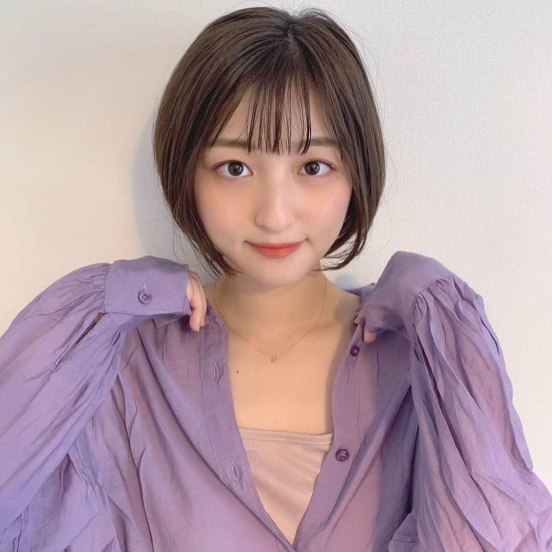 石井陽菜さんのインスタグラム写真 - (石井陽菜Instagram)「﻿ ﻿ ﻿ ﻿ ﻿ ﻿ 昨日お家に届いてお気に入りの物たち☻﻿ ﻿ ﻿ ﻿ ﻿ まずは紫のシャツ✌︎﻿ ﻿ 去年からシアーシャツに﻿ ハマってまして新カラーとしてお迎え﻿ ﻿ ﻿ ﻿ ﻿ ﻿ ﻿ もう一つは3枚目の歯ブラシキャップ﻿ ﻿ ﻿ 持ち歩き歯ブラシがとても雑菌が溜まるという話を聞いて﻿ わたしすごい頻度で変えてたのだけど…﻿ ﻿ ﻿ ﻿ ✔︎99.9%の除菌力のある紫外線UV-C LEDでブラシを除菌﻿ ✔︎充電式でストレスなく使用が可能﻿ ✔︎本体背面にはマグネットがあり、貼り付けられる﻿ ﻿ ﻿ ﻿ という優れものの歯ブラシキャップをゲットしました﻿ ﻿ ﻿ ﻿ ﻿ ﻿ 可愛いし小さいし本当にオススメ🦷﻿ ﻿ ﻿ ﻿ ﻿ ﻿ ﻿ ﻿ ﻿ #sponsored #follop #歯ブラシ除菌キャップ #歯ブラシ #歯磨き #歯ブラシケース @follop.jp  #pr﻿ ﻿」4月30日 21時15分 - ishii__haruna