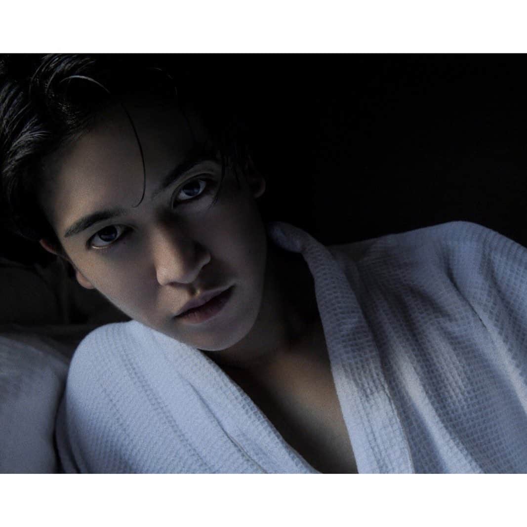 仲田克也さんのインスタグラム写真 - (仲田克也Instagram)「たまには大人な湊をどうぞ。。。 Photographer : @portrait_tsuyoshi  #portrait #model #fashion #stayhome #photography」4月30日 21時20分 - minatoisshiki