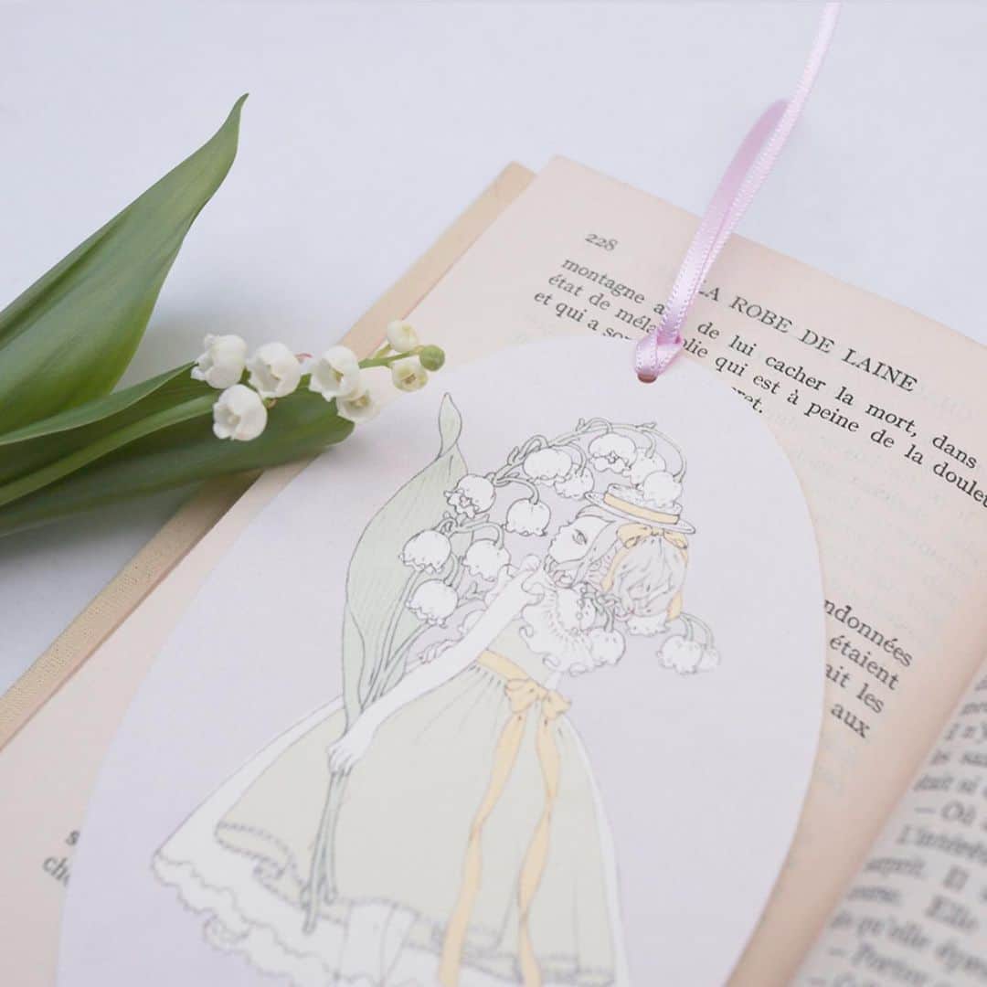 今井キラのインスタグラム：「5月1日はすずらんの日🕊﻿ すずらんのぬり絵を作りました。﻿ ﻿ 詳細はnoteをご覧ください。﻿ https://note.com/kiraimai/n/n80b42fe70788﻿ ﻿ #kiraimai #sweetlolita #lolitafashion #muguet  #coloringpicture #すずらんの日 #鈴蘭の日 #ぬりえ #すずらん #鈴蘭」