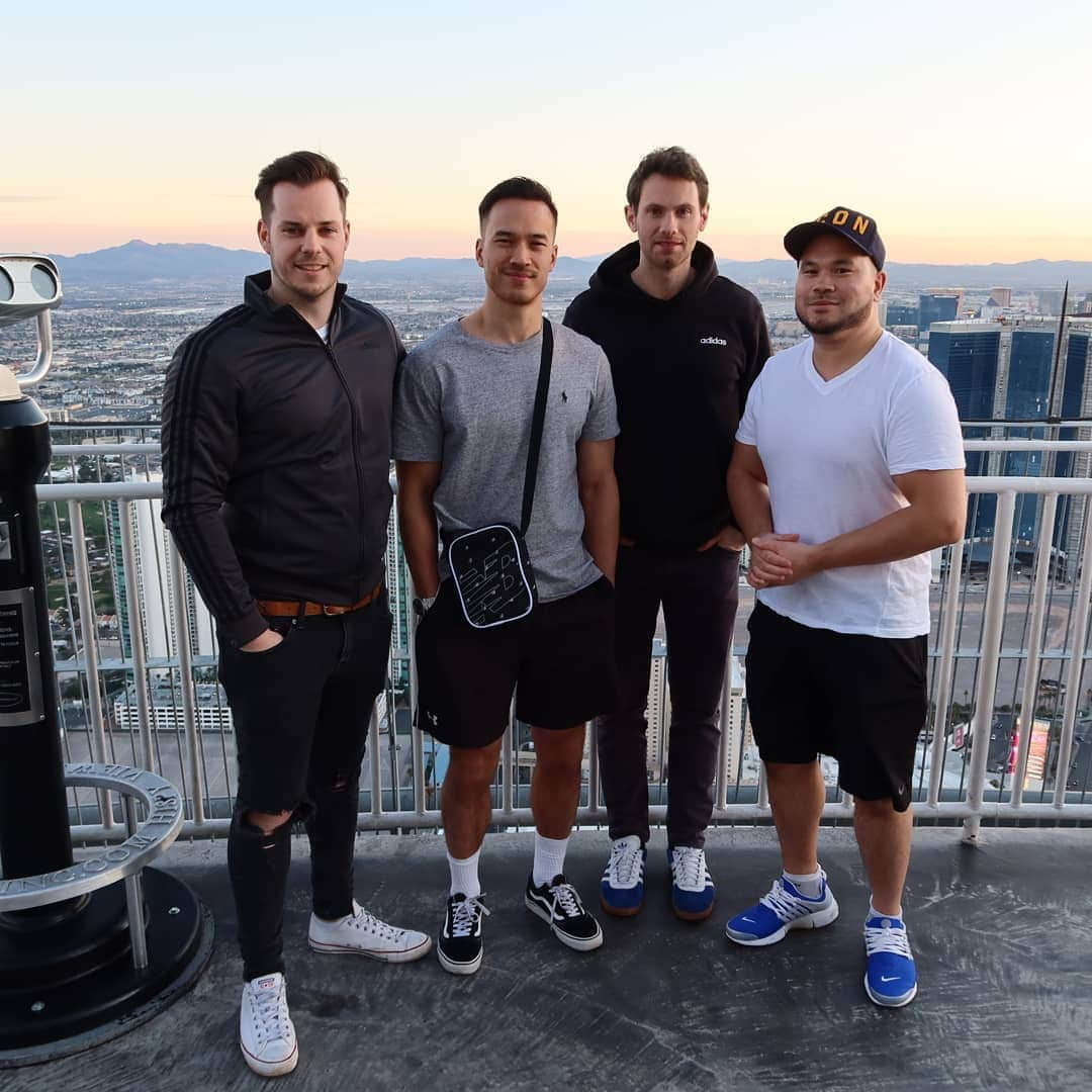 バスのインスタグラム：「Thursday throwback to the top of the @stratvegas, only two months ago but in a very different world! 🙈 ⠀⠀⠀⠀⠀⠀⠀⠀⠀ ⠀⠀⠀⠀⠀⠀⠀⠀⠀ It's a great time to look back and enjoy some really great memories as well as look forward and start planning the future life for when this is all over. 🙂 ⠀⠀⠀⠀⠀⠀⠀⠀⠀⠀⠀⠀⠀⠀⠀⠀⠀ ⠀⠀⠀⠀⠀⠀⠀⠀⠀ On this day we 'enjoyed' all of the rides at the top of the stratosphere (😲😱😱). The thing I enjoyed most was the face @dan_garrett7 made on the big shot ride 🙈🙈😂😂 We had some great times then, and I'm sure we will have some great times again very soon. ⠀⠀⠀⠀⠀⠀⠀⠀⠀ ⠀⠀⠀⠀⠀⠀⠀⠀⠀⠀⠀⠀⠀⠀⠀⠀⠀ Enjoy the memories we have 📸, look forward to the ones we're going to make ✈️ and most importantly stay safe everyone. ✌🏻🙂⠀⠀⠀⠀⠀⠀⠀⠀⠀ ⠀⠀⠀⠀⠀⠀⠀⠀⠀⠀⠀⠀⠀⠀⠀⠀⠀⠀⠀⠀⠀⠀⠀⠀⠀ #tbt #tbt❤️ #vegas #stratosphere #bigshot #vegasstrip #lasvegas #squad #squadgoals #TwoGaijin #bas #travel #travelphotography #traveltheworld #friends #goodtimes #goodvibes #goodvibesonly #travelgram #lasvegasstrip #stayhome #staysafe」