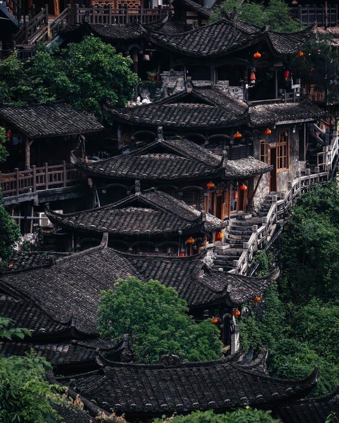 R̸K̸のインスタグラム：「Not just the layers of architecture, it's also the layers of the history of the Orient.  The virtual tour of my photo exhibition will be online tomorrow at 20:00 Japan time. Welcome to join us. #hellofrom Hunan china ・ ・ ・ ・ #bestvacations #beautifuldestinations #earthfocus #earthoffcial #earthpix #thegreatplanet #discoverearth #fantastic_earth #awesome_earthpix #ourplanetdaily #lifeofadventure #nature #livingonearth #theweekoninstagram  #theglobewanderer #visualambassadors #stayandwander #welivetoexplore #IamATraveler #wonderful_places #TLPics #visit #voyaged #sonyalpha #bealpha #aroundtheworldpix #moodygrams #travellingthroughtheworld #luxuryworldtraveler @sonyalpha @hypebeast @highsnobiety @lightroom @soul.planet @earthfever @9gag @500px」