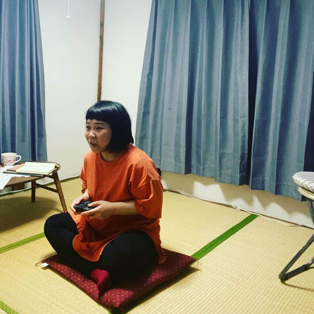 杵渕はなさんのインスタグラム写真 - (杵渕はなInstagram)「明日！朝8:00から、サノライブのインスタライブ[グッドモーニングライブ]にお邪魔します！  みんな！今からもう寝て明日朝見に来てください！  私はもうちょっとだけゲームしてから寝ます！  #インスタライブ #サノライブ #グッドモーニングライブ #ニンテンドーswitch  #多分夜更かしする」4月30日 22時15分 - kinebuchihana