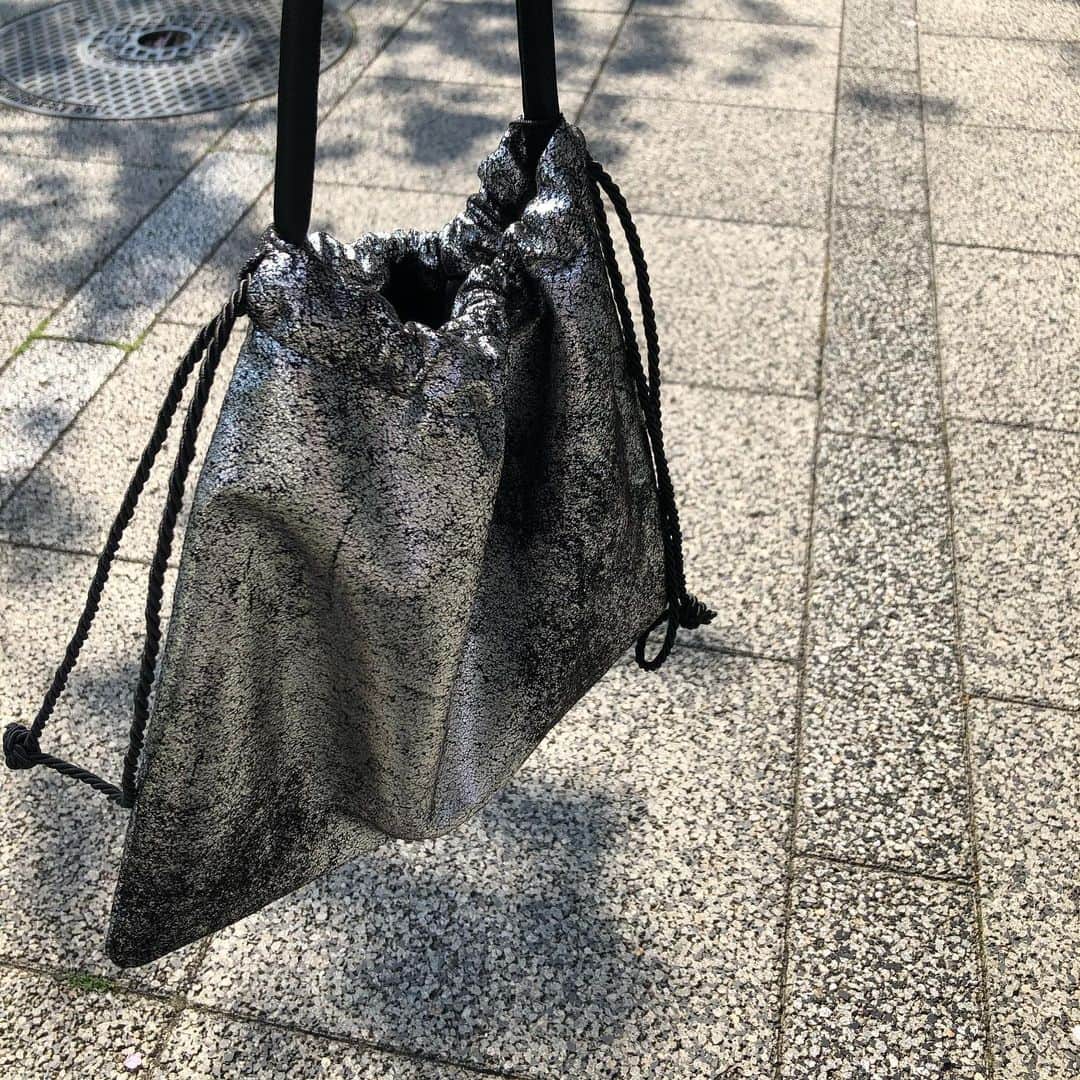 Fushimi natsukiさんのインスタグラム写真 - (Fushimi natsukiInstagram)「可愛い bag 💕  写真で見るよりも柔らかくて 持ちやすくて　最高💯」5月1日 8時14分 - fusshan