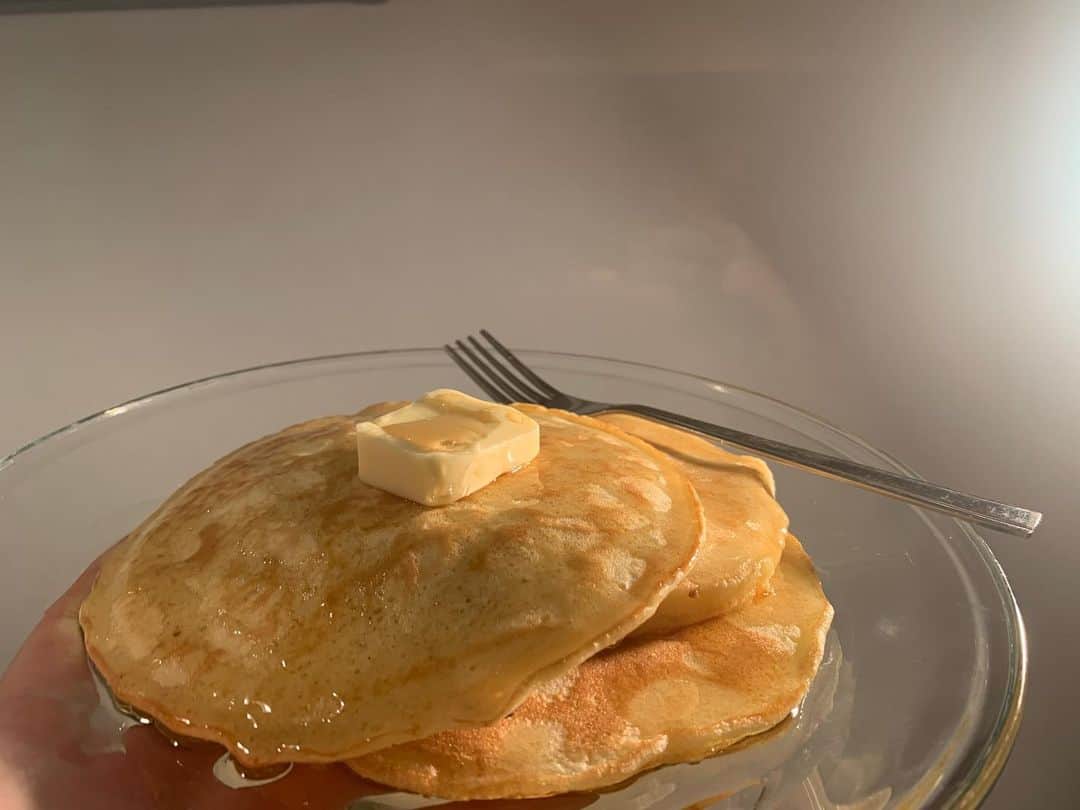 津島衣里さんのインスタグラム写真 - (津島衣里Instagram)「おはよう。☺︎ パンケーキ、食べるっ？ #つしえりkitchen #パンケーキ #pancakes🥞」5月1日 8時34分 - eritsushima_official