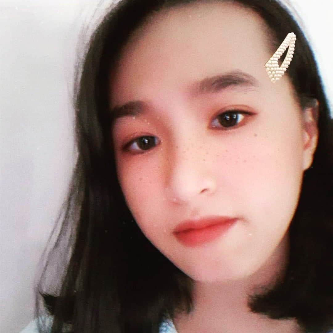 hina_officialのインスタグラム：「Ummmmm mệt」