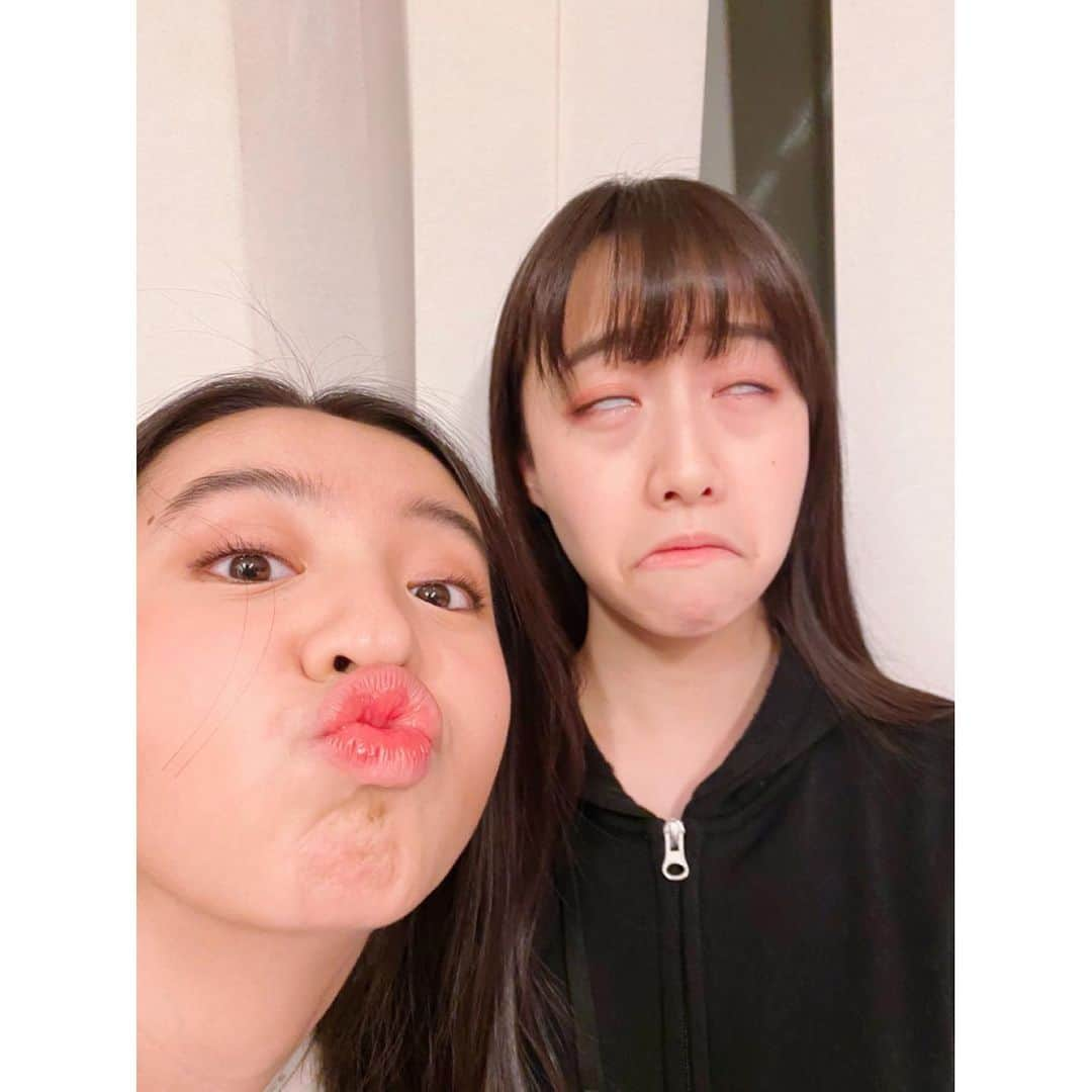 木村心美さんのインスタグラム写真 - (木村心美Instagram)「5月1日、今日で19歳になりました。 みなさん、沢山のメッセージ本当にありがとうございます。とてもとてもとてもとてもとてもとてもとてもとてもとても嬉しいです。 こんなに祝って頂けて私は幸せ者です。まだ始まったばかりですが、これからも頑張りますので、よろしくお願い致します！ Thank you for all the messages, I am so happy and overwhelmed. Thank you for all the love. ❤️❤️❤️❤️❤️ First picture taken by Mr. Itou Akinori ☺️1枚目の写真は伊藤彰紀さんに撮って頂きました。♡ 2枚目と3枚目は「昔と今」です。再現してみました。  4枚目のスライドの動画は、皆様に感謝の気持ちを込めての投げキッスです。本当にありがとうございます！！！！！ Cocomi」5月1日 0時38分 - cocomi_553_official